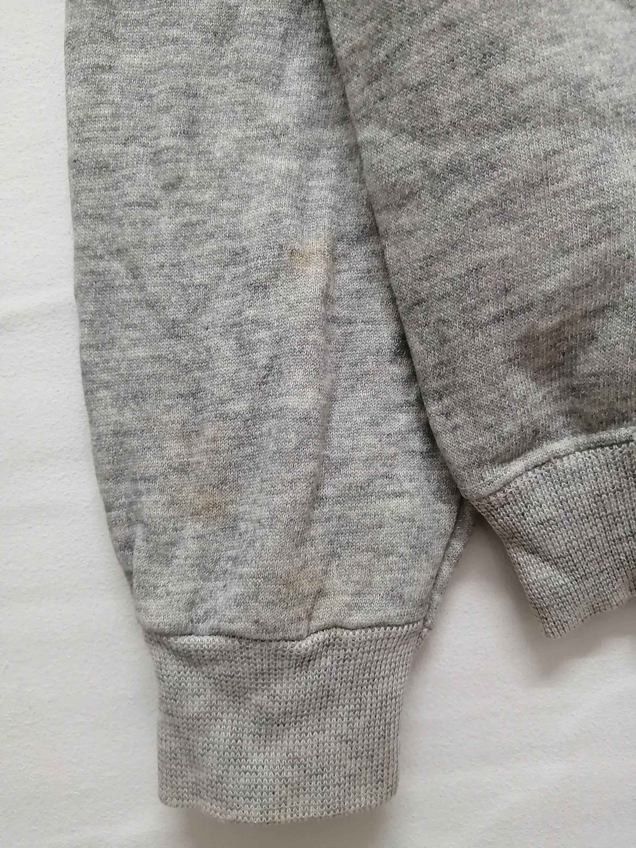 Vintage Vintage HANES Rowes Wharf Sweatshirt - Size XL Size US XL / EU 56 / 4 - 5 Thumbnail