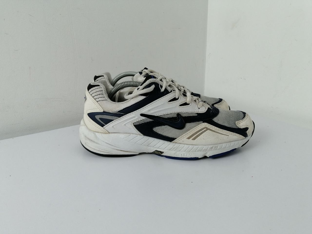 Nike Vintage nike sneakers 2001 Size US 9.5 / EU 42-43 - 3 Thumbnail