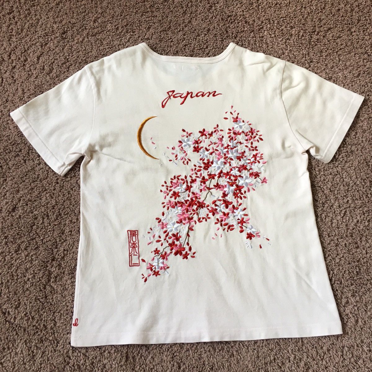Japanese Brand soft pink embroided tee Size US L / EU 52-54 / 3 - 5 Thumbnail