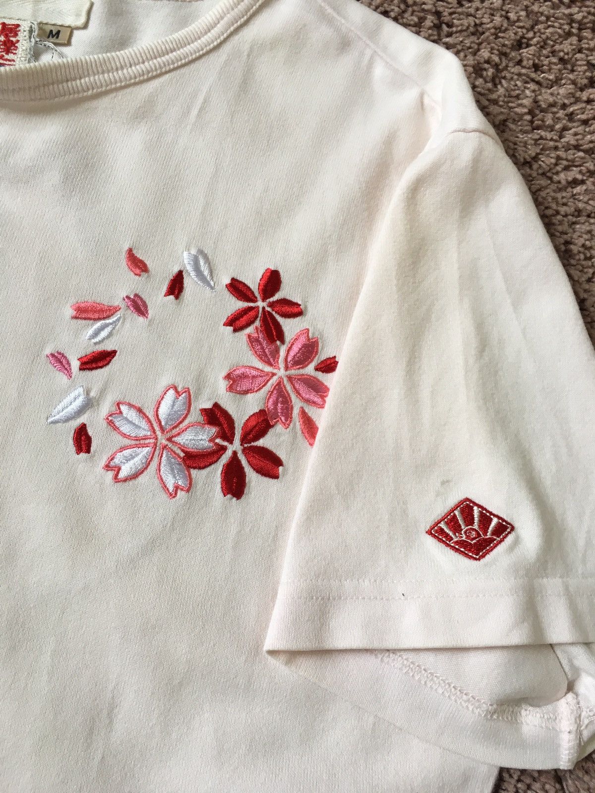 Japanese Brand soft pink embroided tee Size US L / EU 52-54 / 3 - 4 Thumbnail