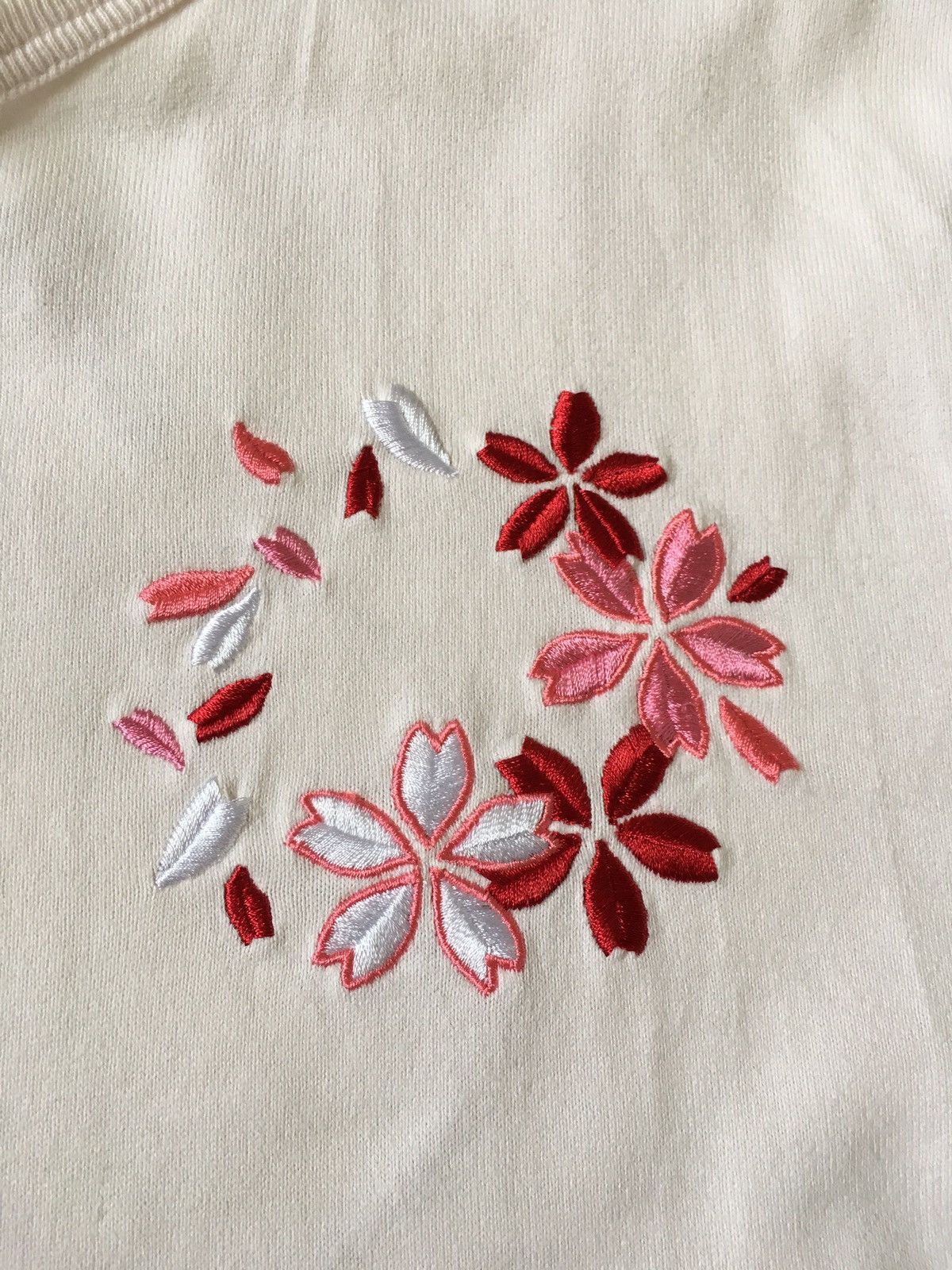 Japanese Brand soft pink embroided tee Size US L / EU 52-54 / 3 - 3 Thumbnail
