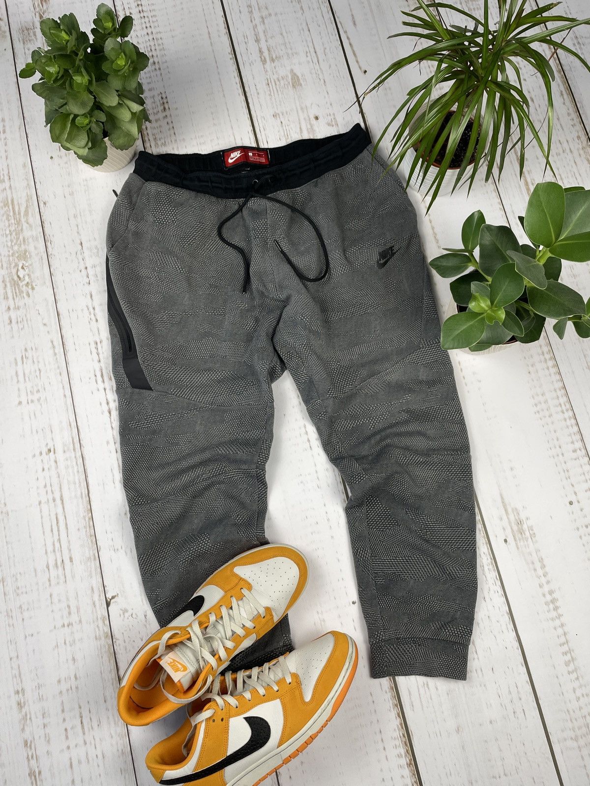 Nike Nike Tech Fleece Sweatpants Drill Swoosh Size US 34 / EU 50 - 1 Thumbnail