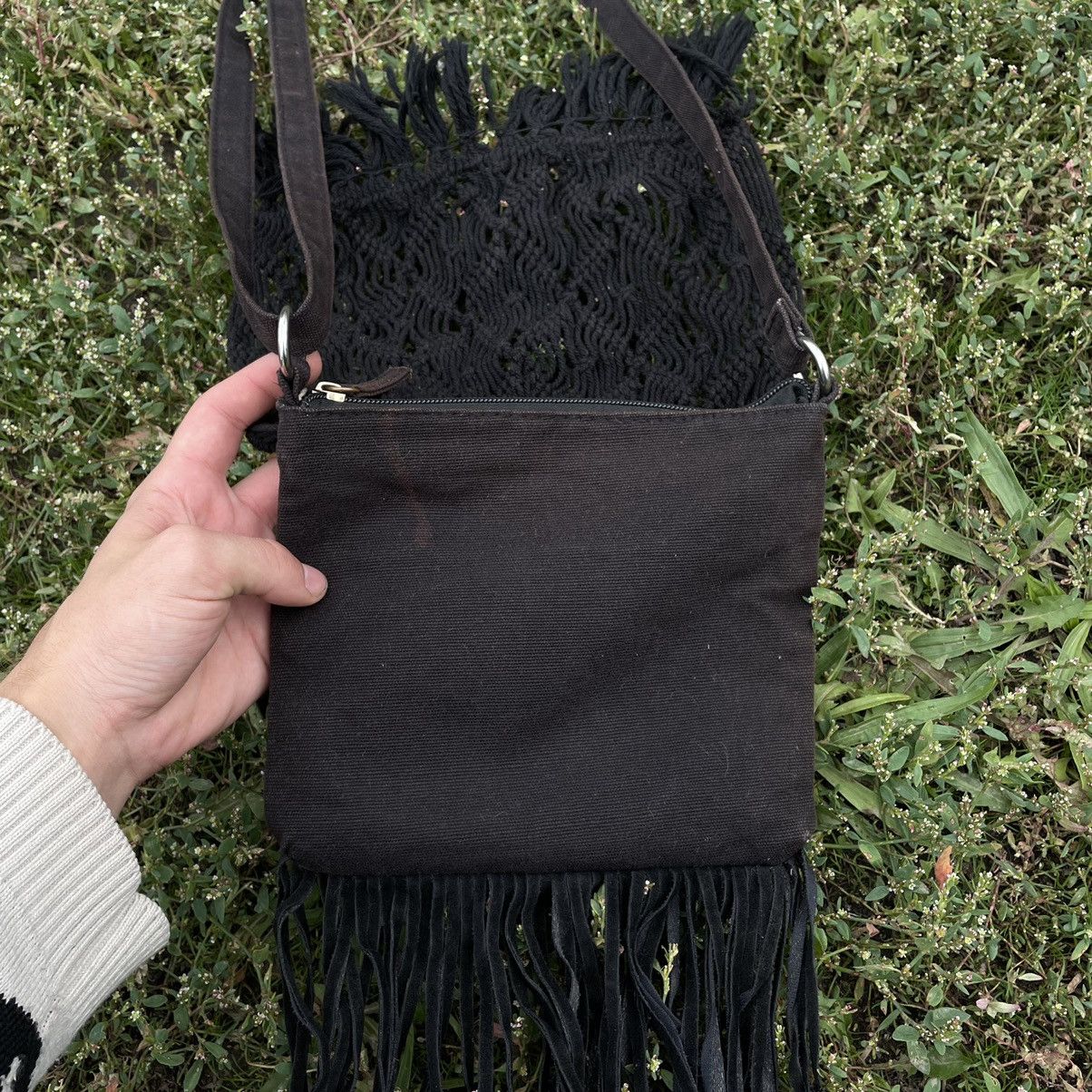 Vintage Vintage Y2K Black Fringe Crossbody Bag Streetwear Skate OS Size ONE SIZE - 4 Thumbnail