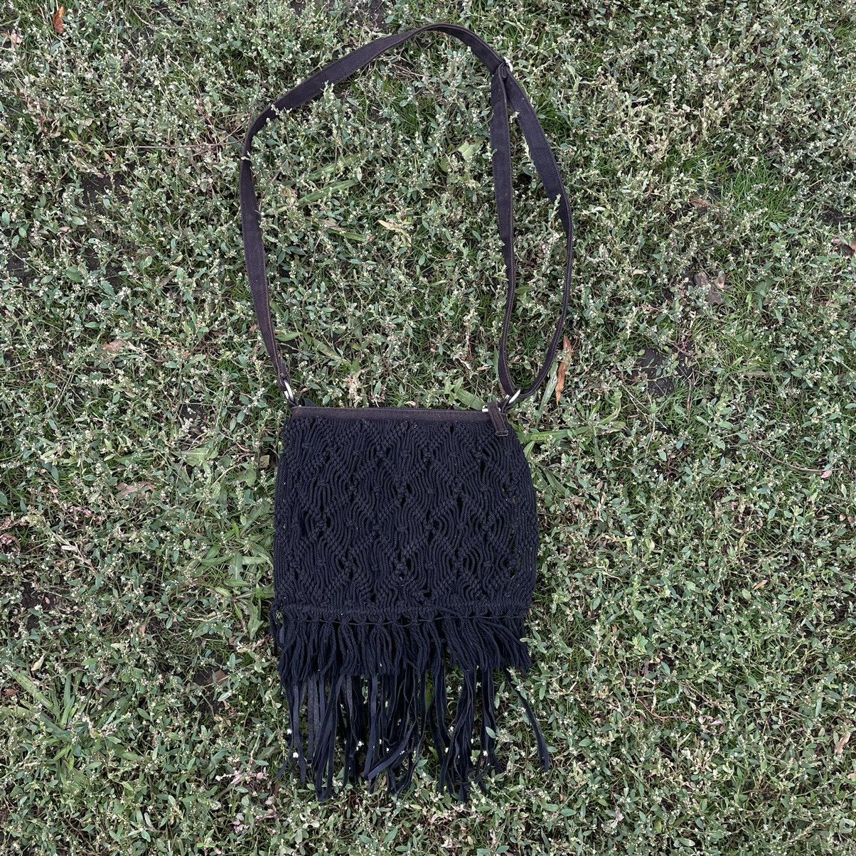 Vintage Vintage Y2K Black Fringe Crossbody Bag Streetwear Skate OS Size ONE SIZE - 1 Thumbnail
