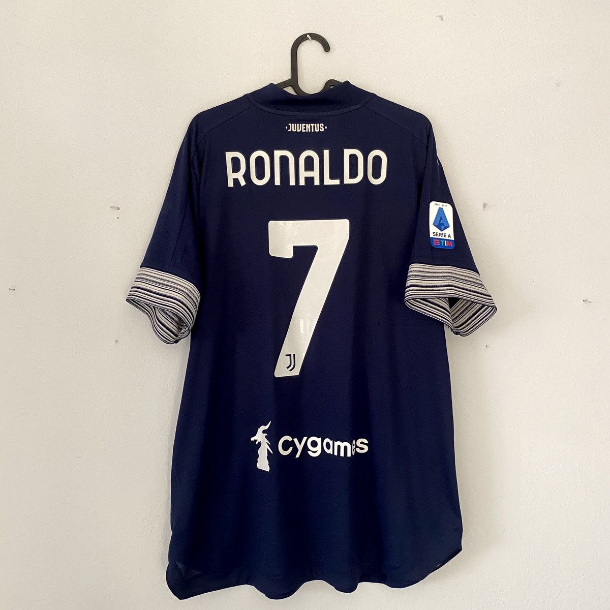 Adidas 2020 2021 GAME ISSUE Ronaldo Juventus Adidas Soccer Jersey 7 Size US L / EU 52-54 / 3 - 9 Thumbnail