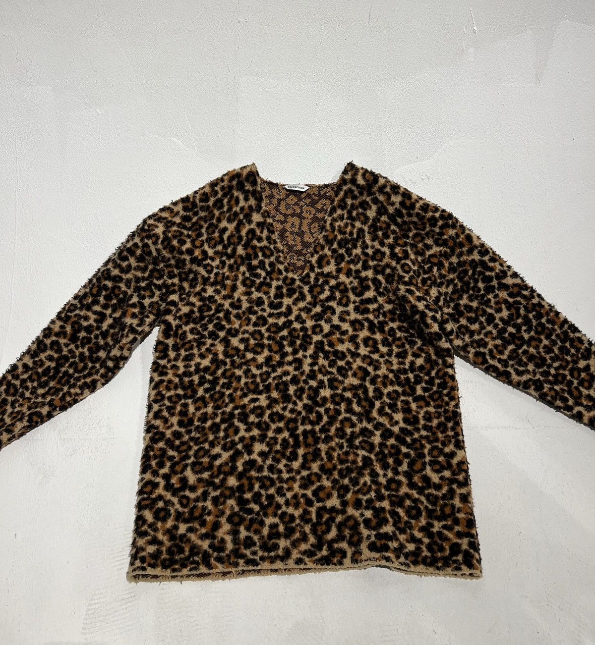 Leoprint V-neck Wool Camel Hair Sweater