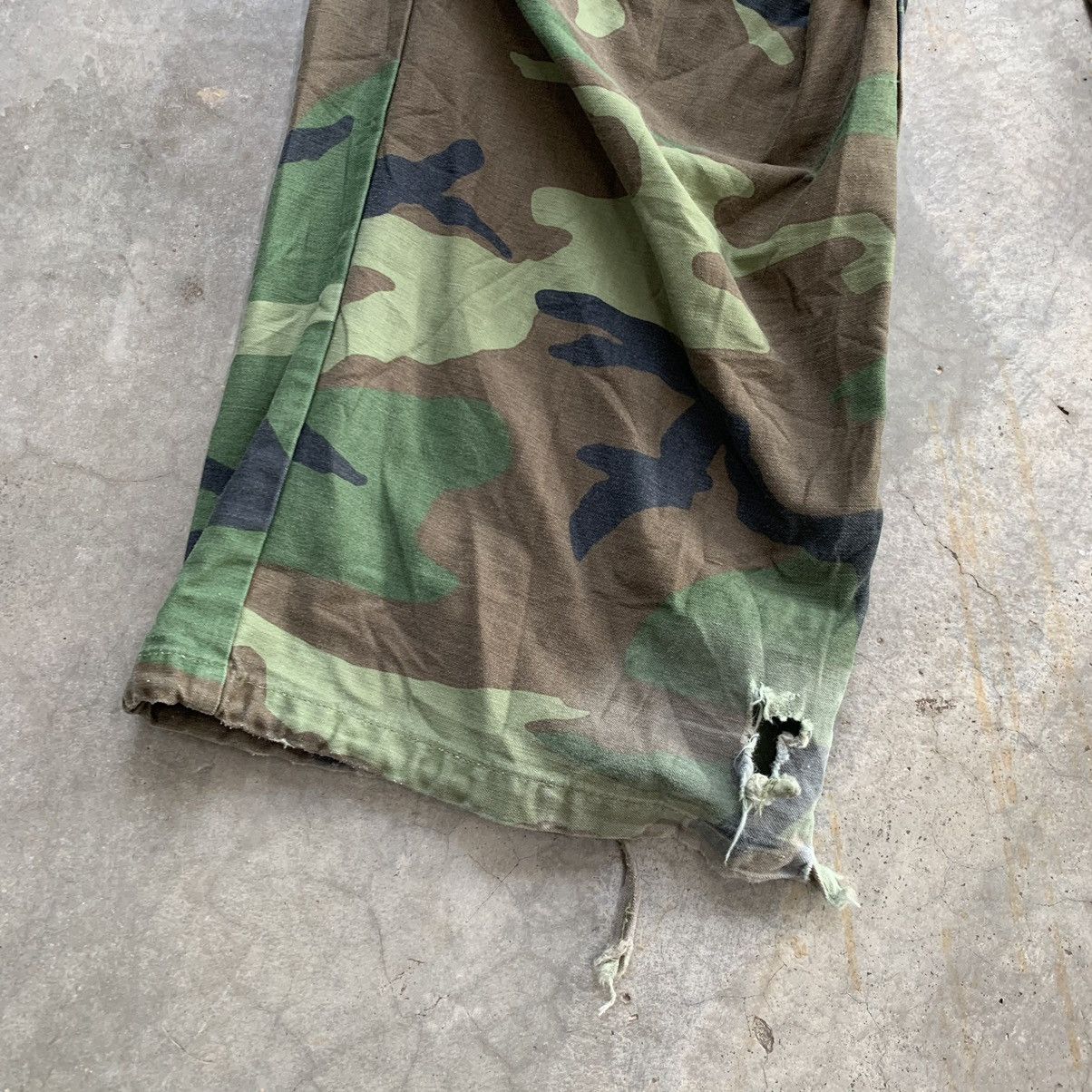 Avirex Vintage Thrashed Distressed US Army Camo Bondage Cargo Pant Size US 30 / EU 46 - 5 Thumbnail