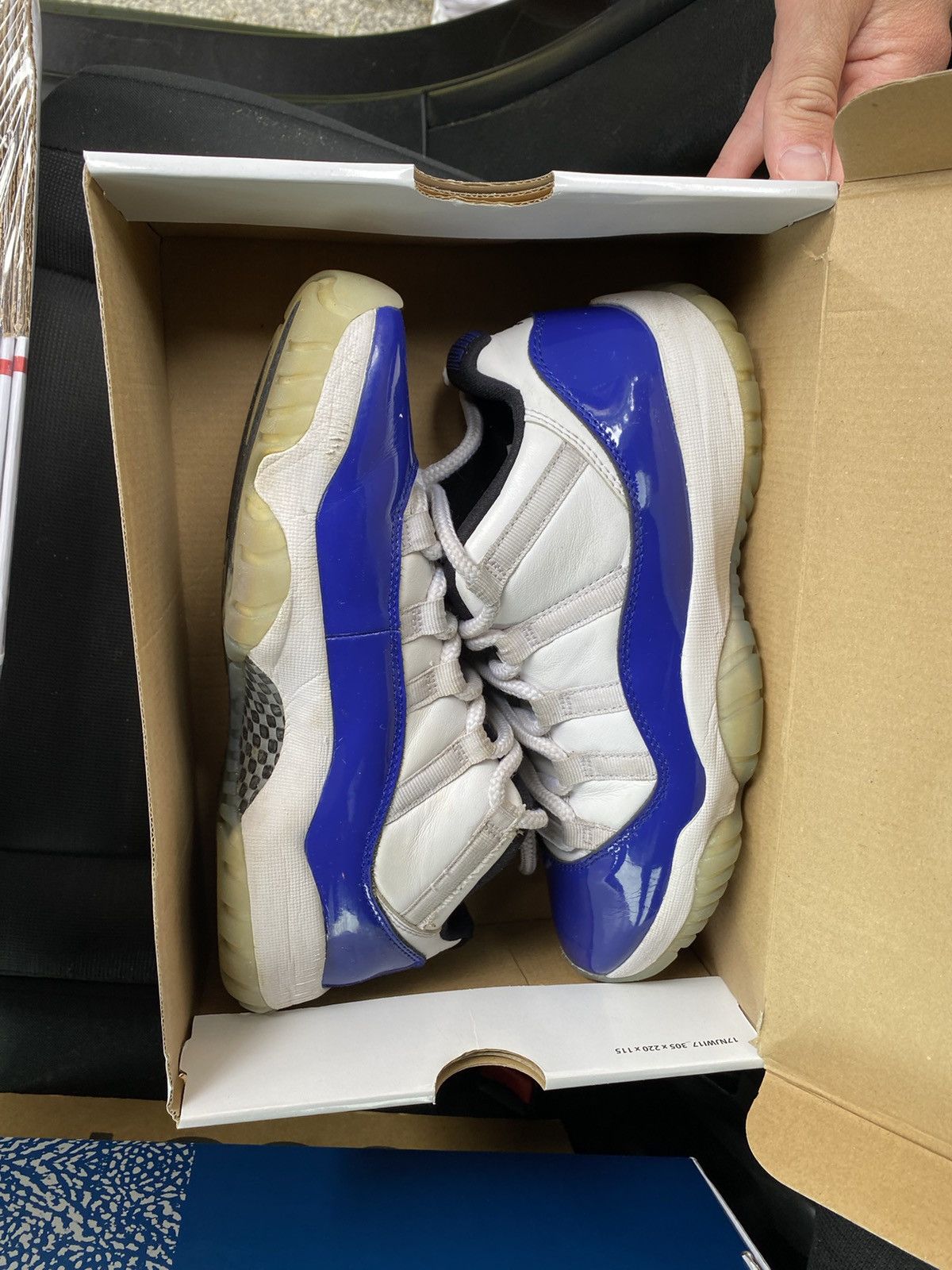 Jordan Brand White concord 11s Size US 8 / EU 41 - 1 Thumbnail