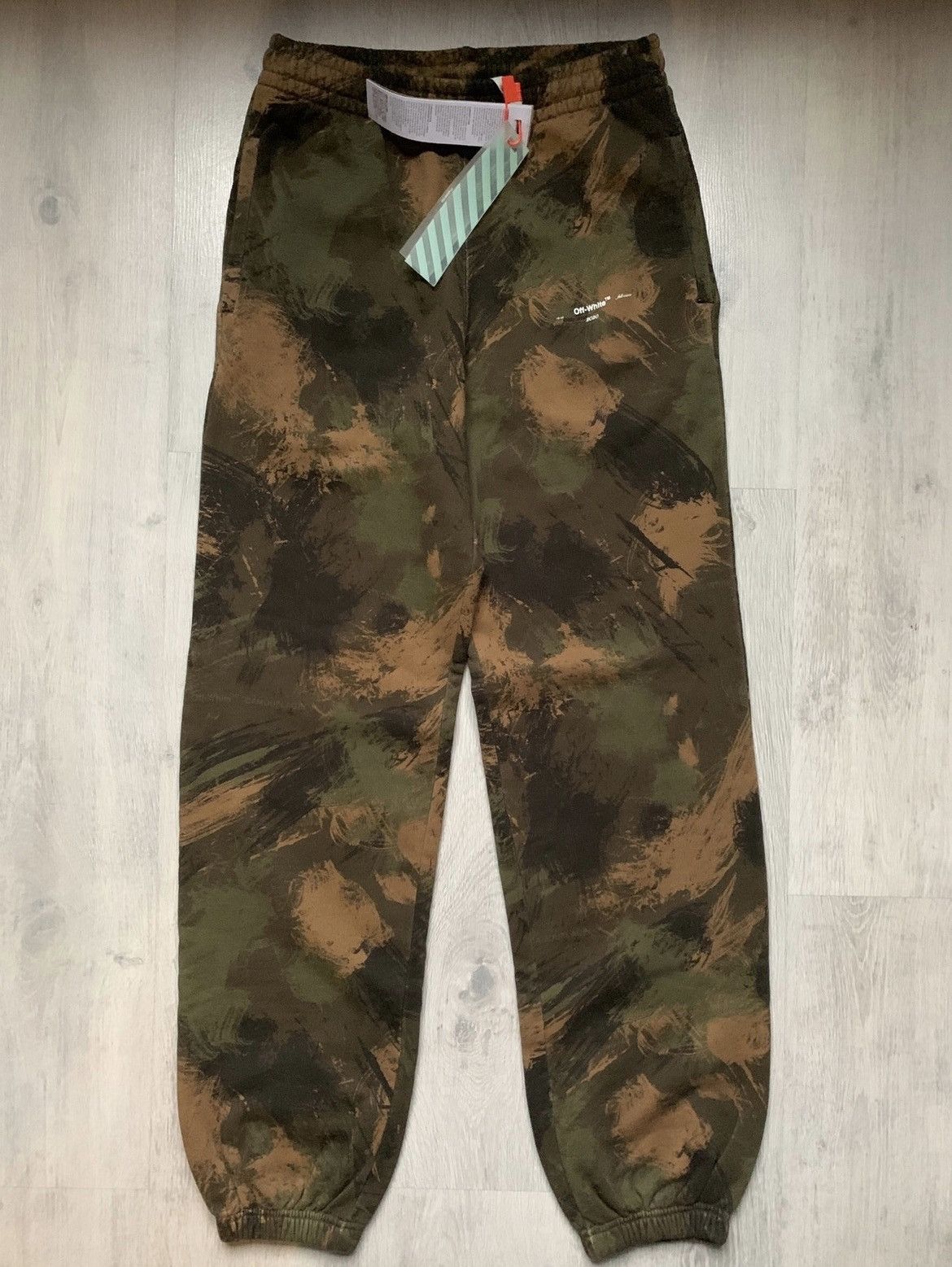 image of Off White Sweatpants in Camo, Men's (Size 30)