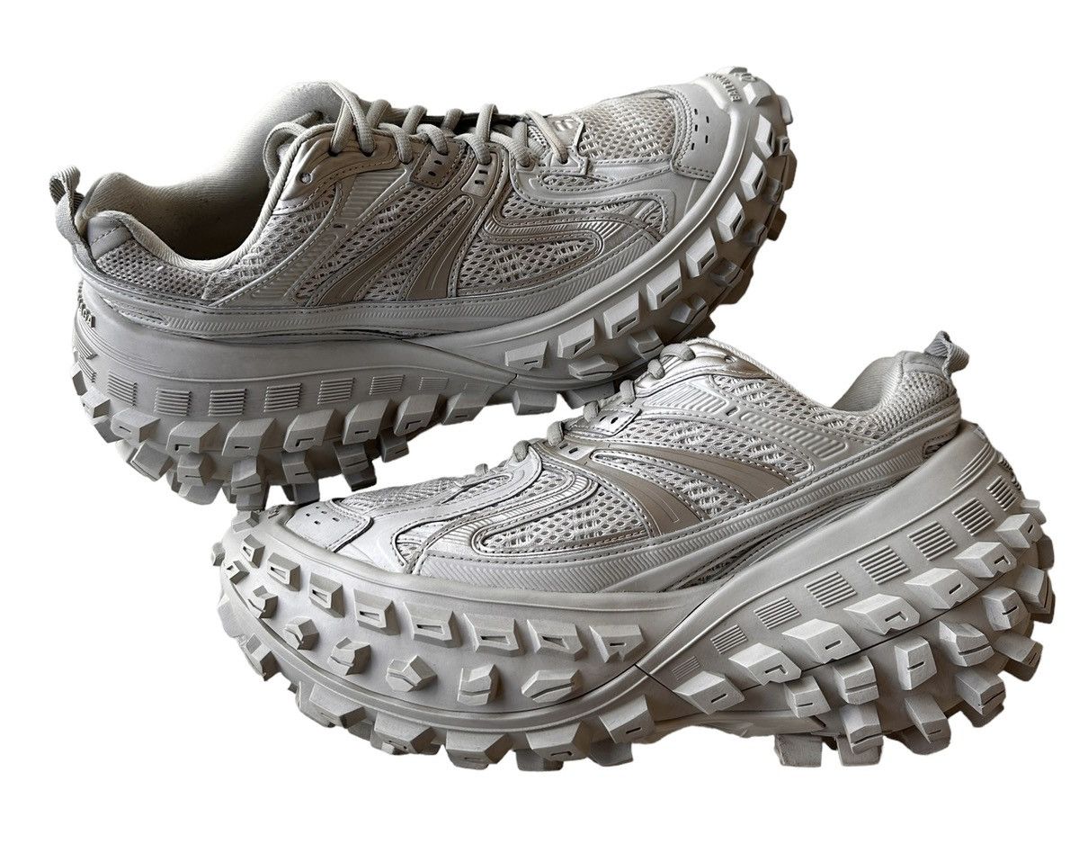 Balenciaga Balenciaga Defender Bouncer Sneaker 41 Beige