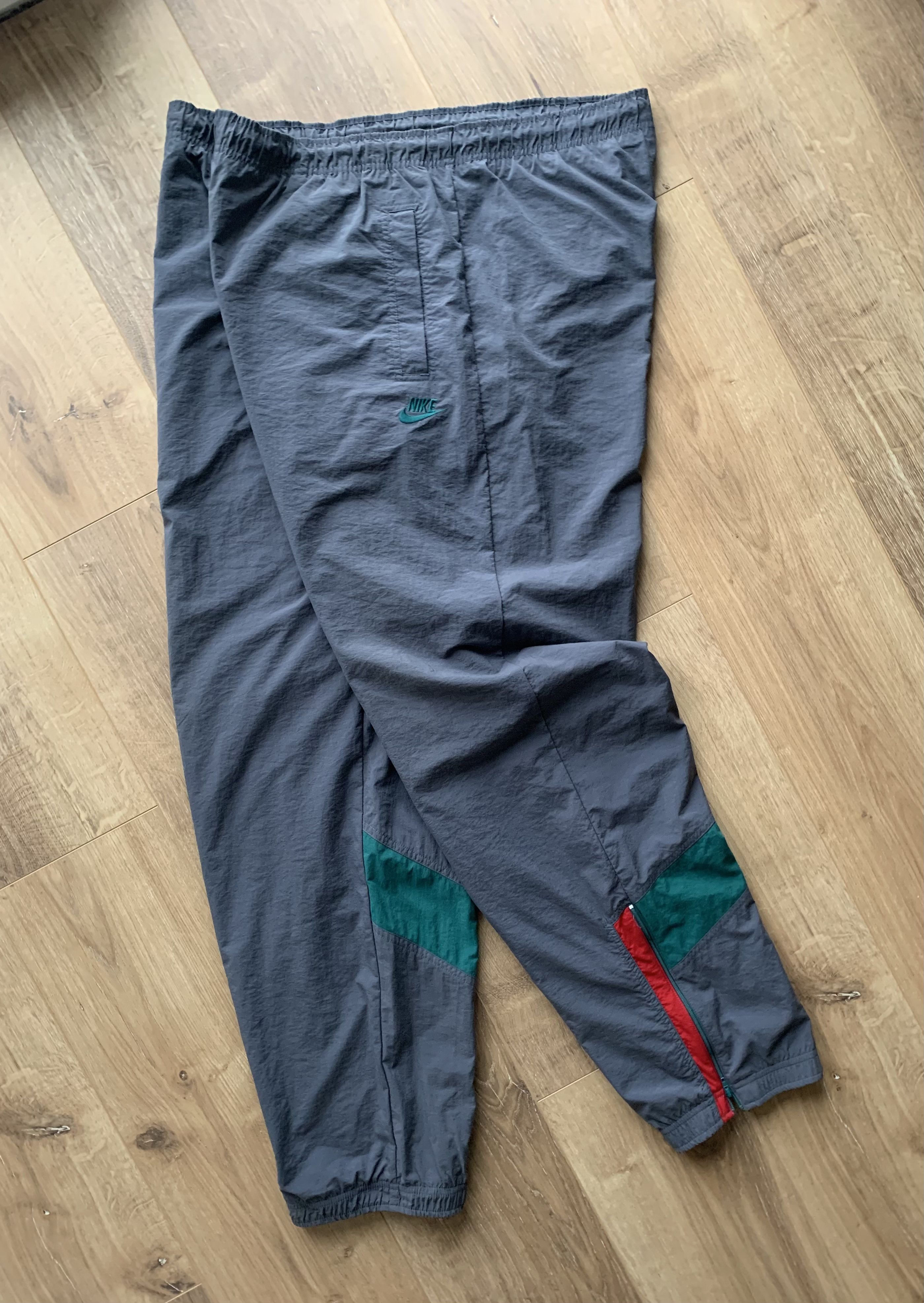 Vintage Vintage Nike Embroidered swoosh sweatpants Size US 36 / EU 52 - 1 Thumbnail