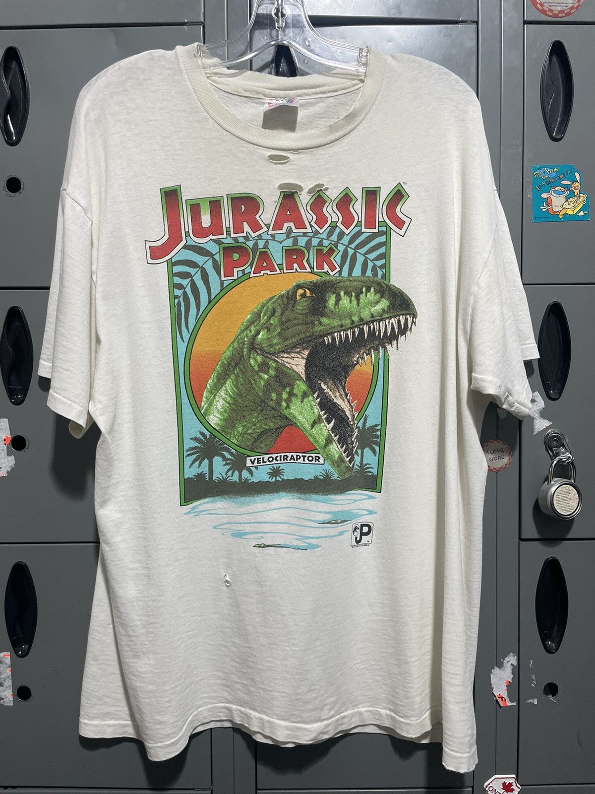 Hanes × Vintage 1993 Jurassic Park Velociraptor 90s dinosaur movie ...