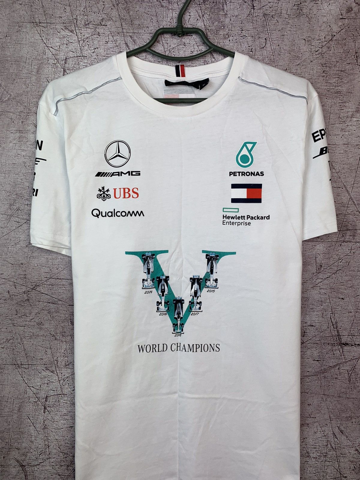 Formula 1 × Mercedes-Benz Mercedes Benz Amg Tommy Hilfiger Petronas Team T shirt Size US XL / EU 56 / 4 - 2 Thumbnail