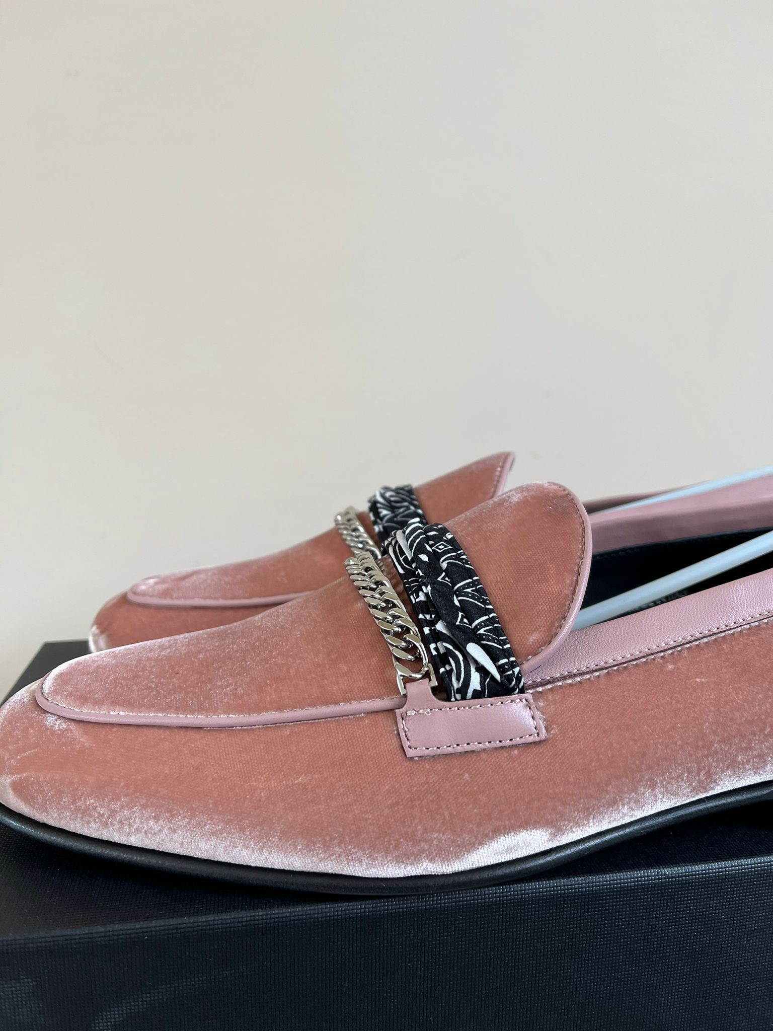 Amiri Bandana Chain Velvet Loafer in Salmon Size US 10 / EU 43 - 7 Thumbnail