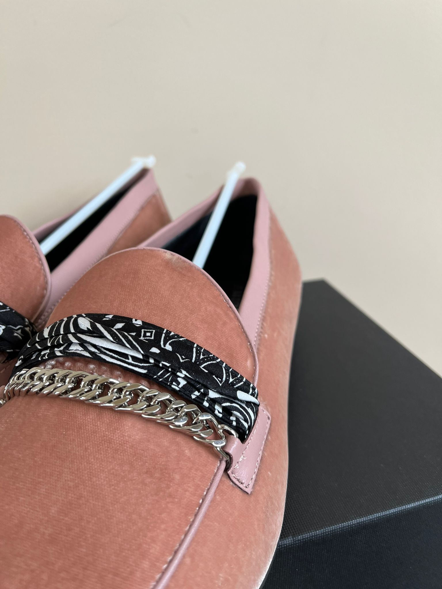 Amiri Bandana Chain Velvet Loafer in Salmon Size US 10 / EU 43 - 8 Thumbnail