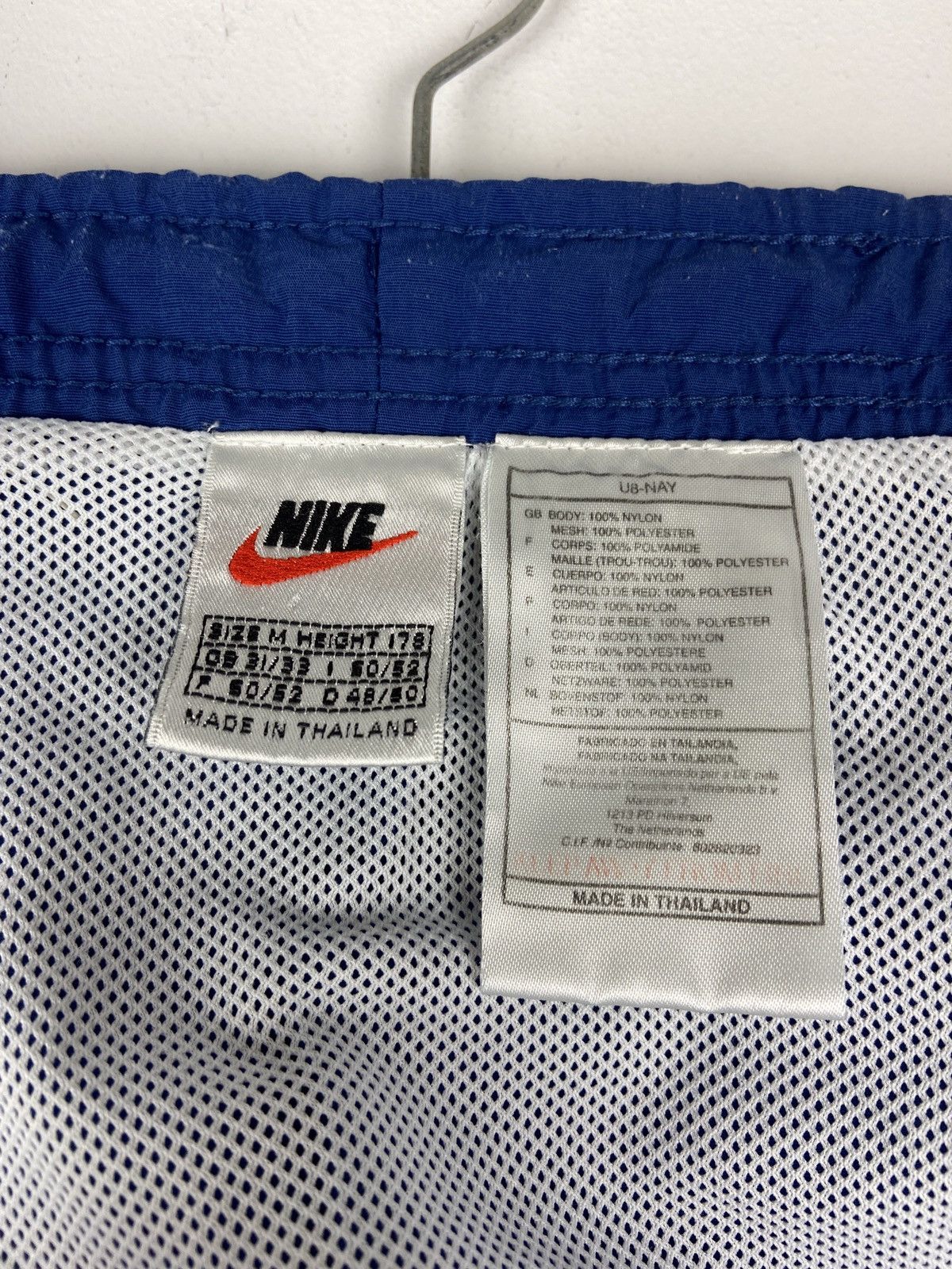 Nike 90s Vintage Nike Swoosh Logo Nylon Shorts Size US 32 / EU 48 - 3 Thumbnail