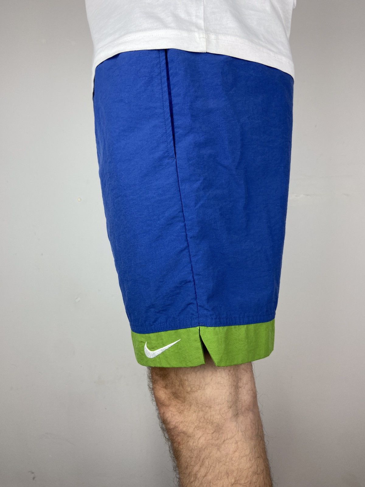 Nike 90s Vintage Nike Swoosh Logo Nylon Shorts Size US 32 / EU 48 - 10 Thumbnail