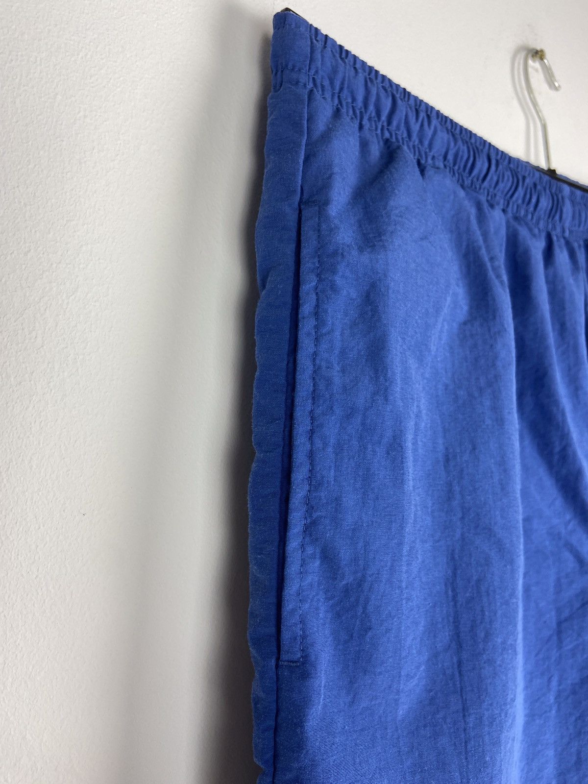 Nike 90s Vintage Nike Swoosh Logo Nylon Shorts Size US 32 / EU 48 - 14 Thumbnail