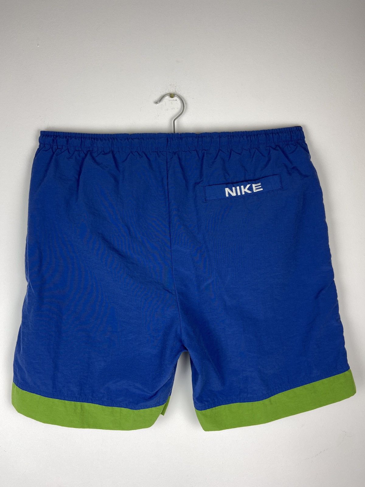 Nike 90s Vintage Nike Swoosh Logo Nylon Shorts Size US 32 / EU 48 - 2 Thumbnail