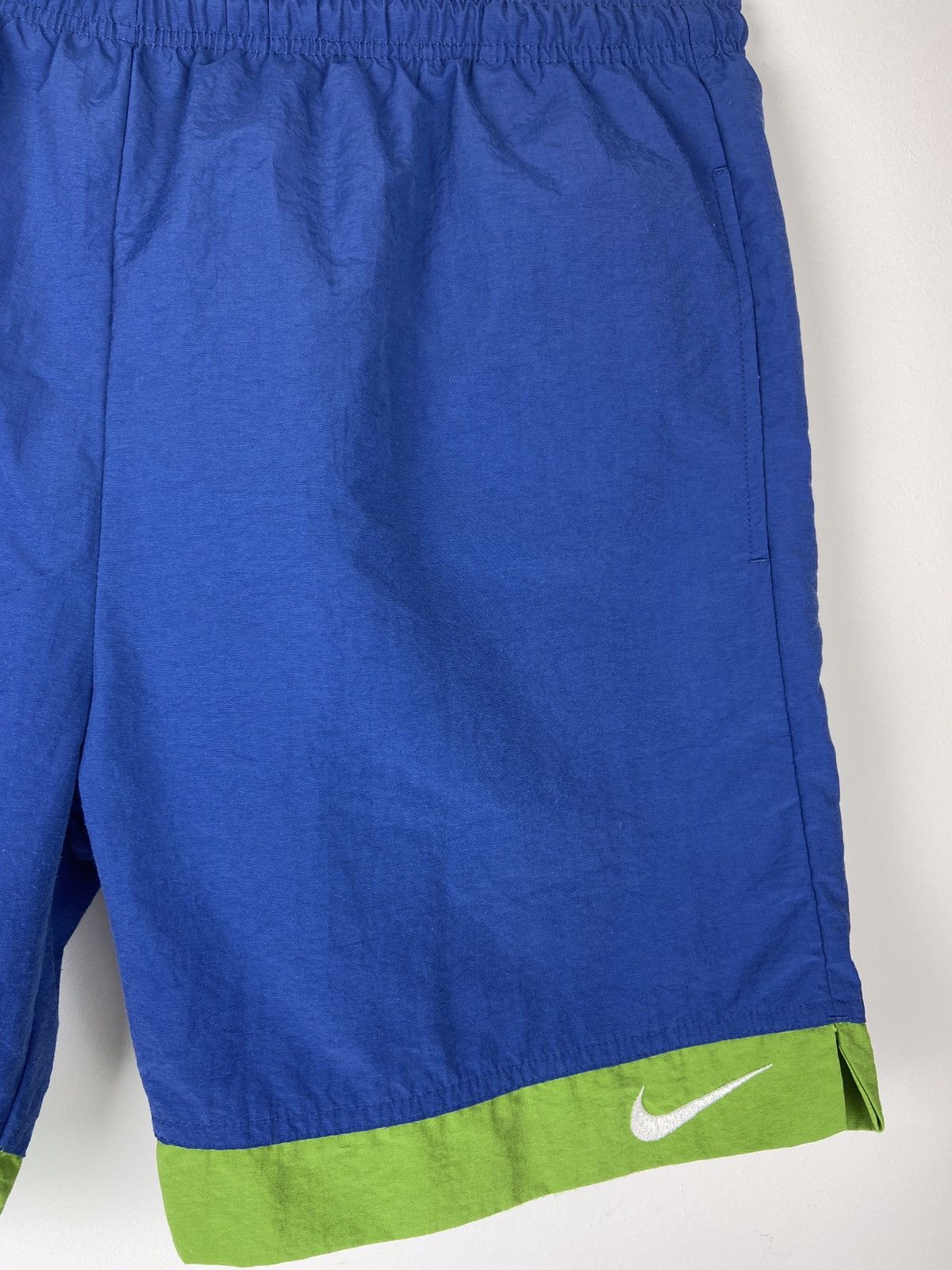 Nike 90s Vintage Nike Swoosh Logo Nylon Shorts Size US 32 / EU 48 - 12 Thumbnail