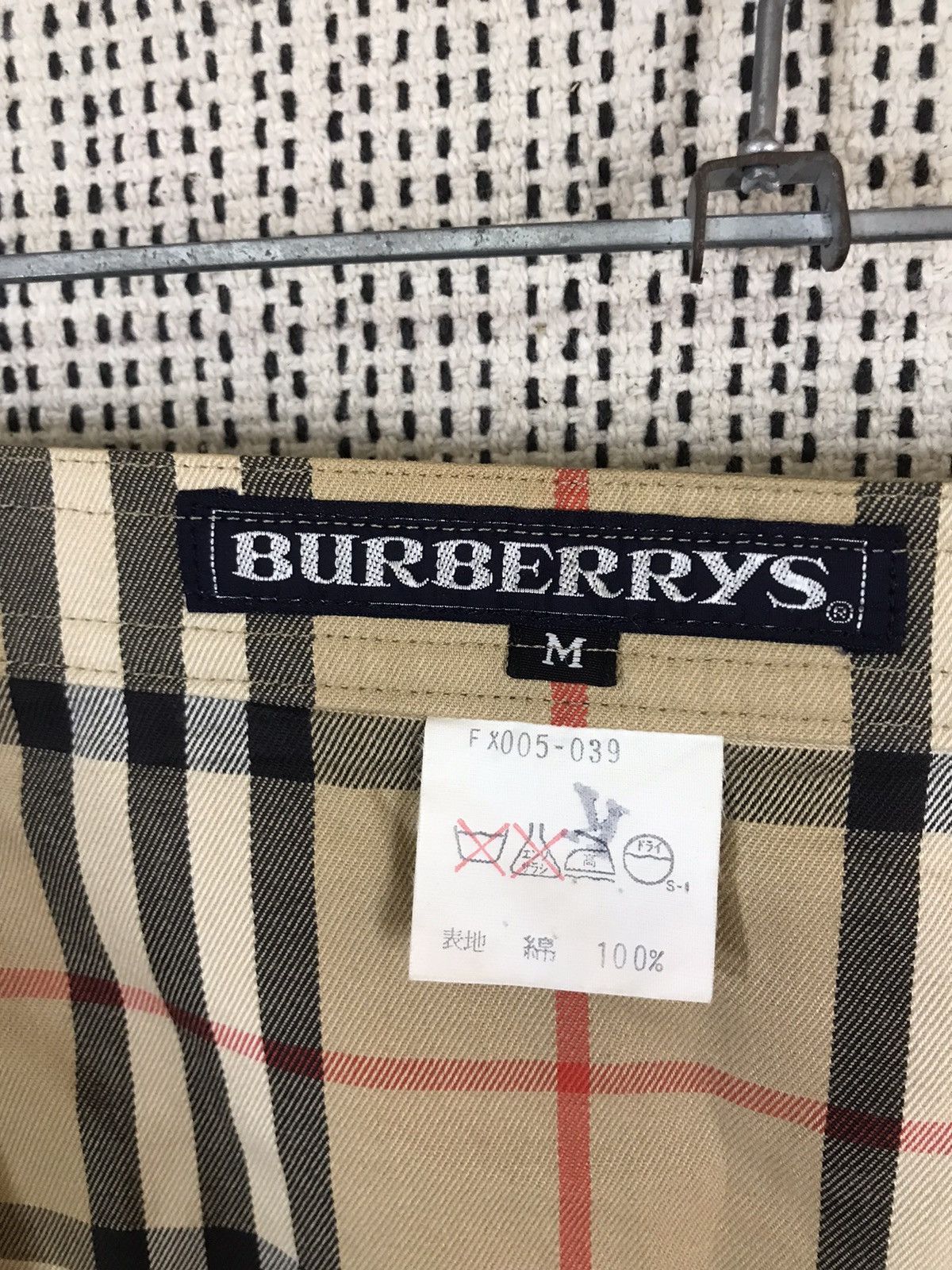 Burberry × Vintage ‼️RARELY VTG BURBERRY'S nova check midi skirt‼️ Size 27" / US 4 / IT 40 - 3 Thumbnail