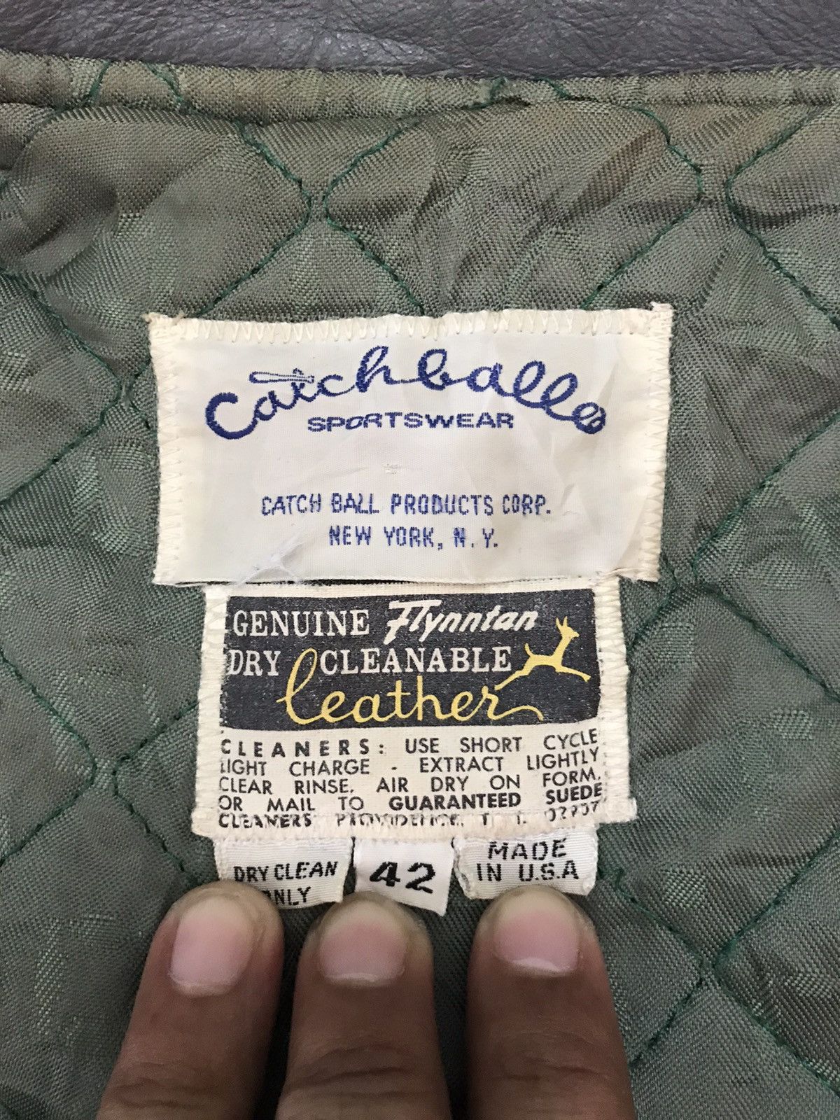 Japanese Brand Vtg Catch Ball Sportwear Genuine Flynntan Varsity Jacket Size US L / EU 52-54 / 3 - 19 Thumbnail