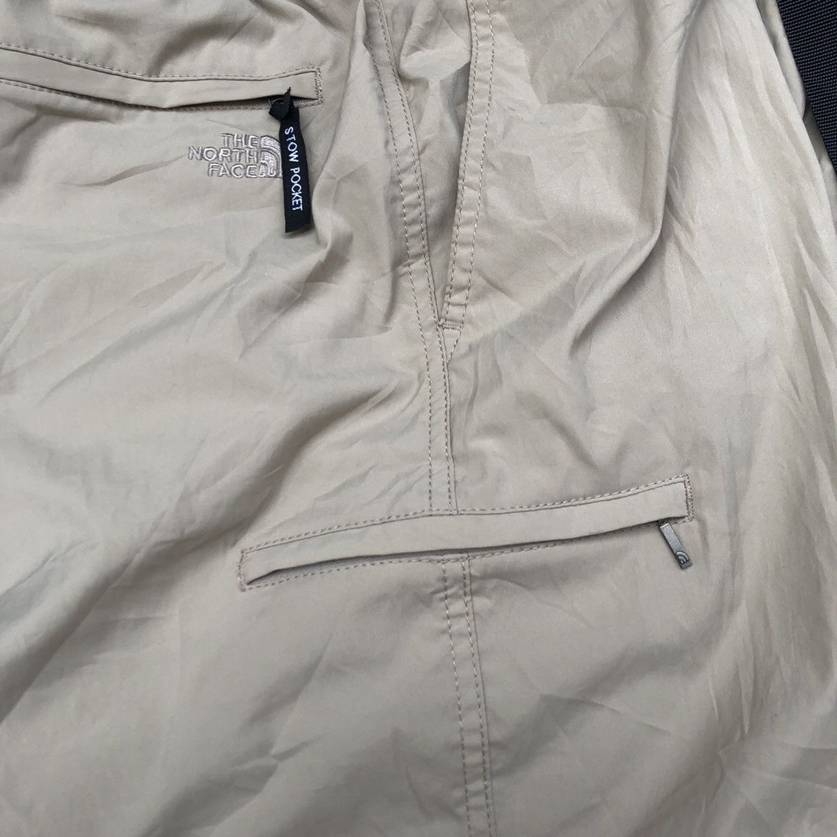 The North Face Vintage The North Face Stow Pocket Nylon Pants Size US 30 / EU 46 - 8 Thumbnail