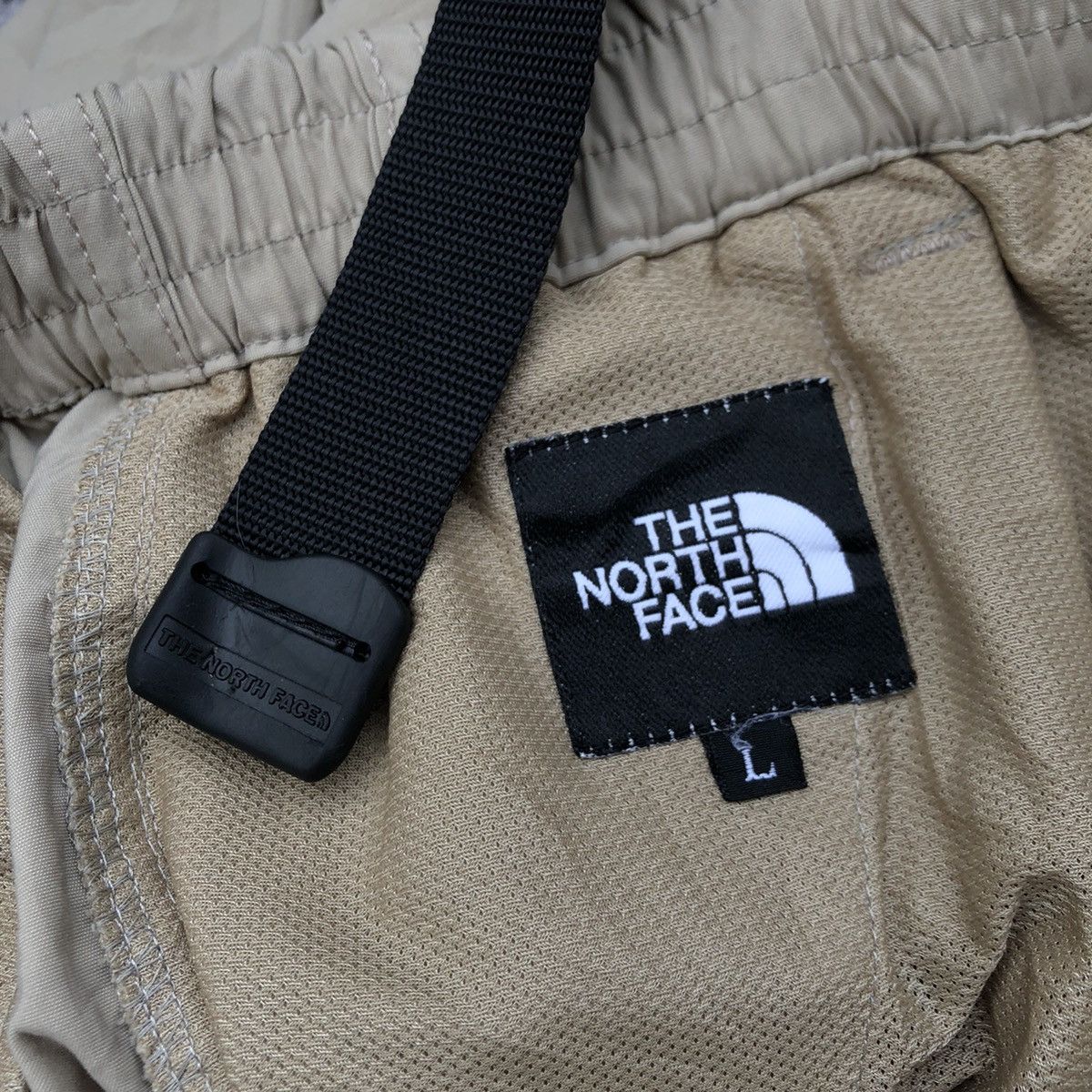 The North Face Vintage The North Face Stow Pocket Nylon Pants Size US 30 / EU 46 - 6 Thumbnail