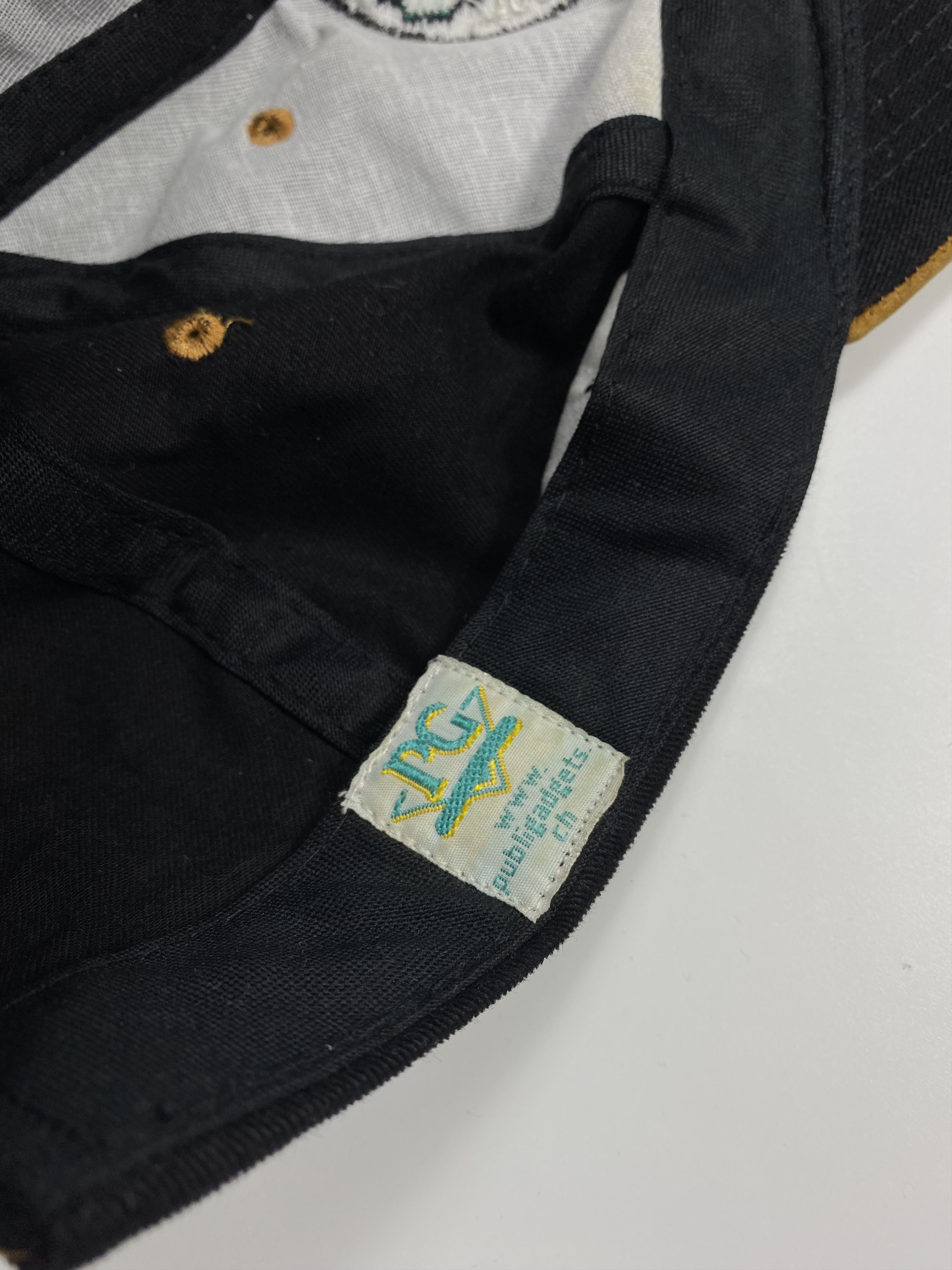 NHL × Vintage Verbier Switzerland 90s Vintage Hockey School Suede Brim Cap Size ONE SIZE - 7 Thumbnail