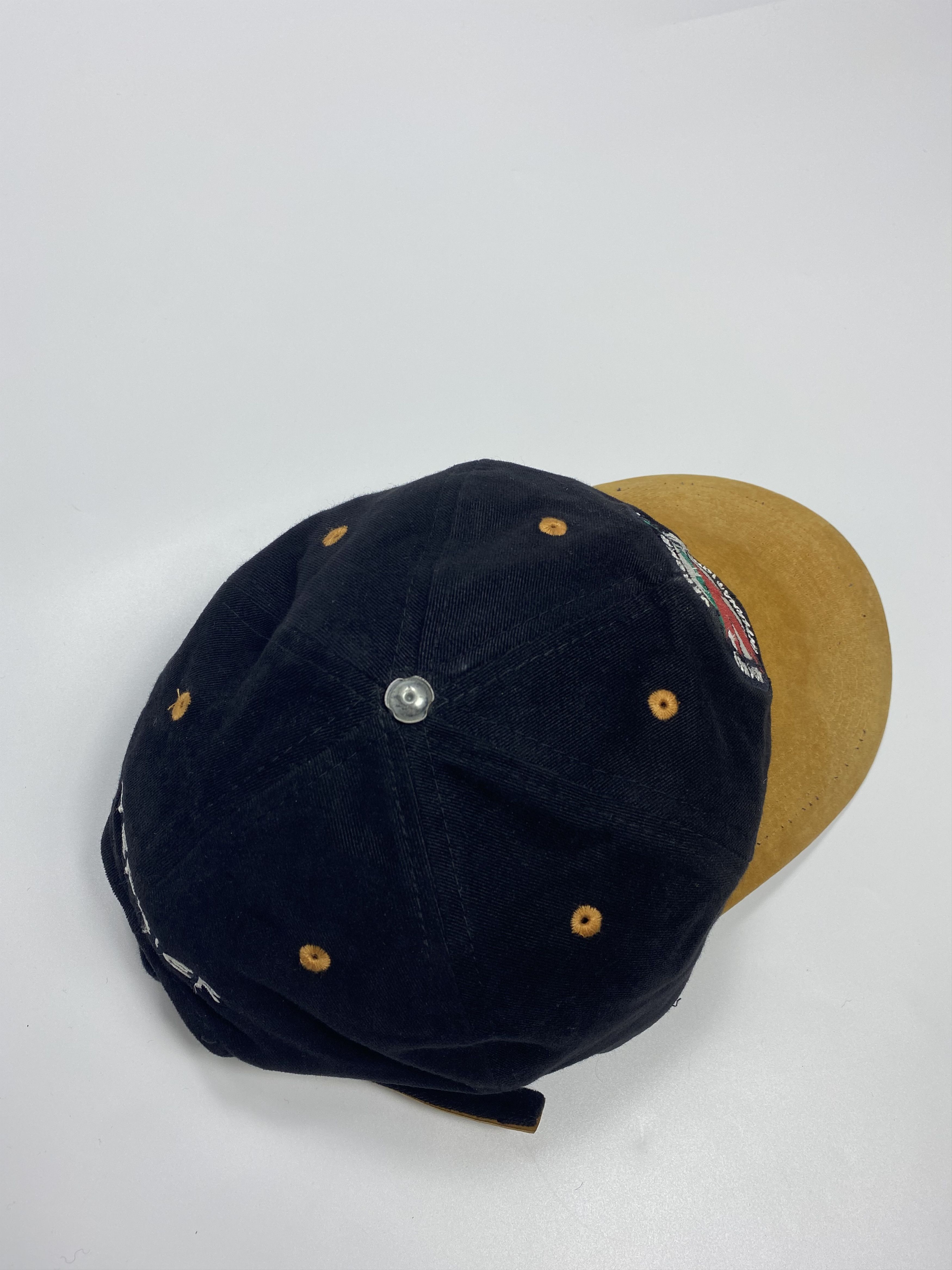 NHL × Vintage Verbier Switzerland 90s Vintage Hockey School Suede Brim Cap Size ONE SIZE - 8 Thumbnail