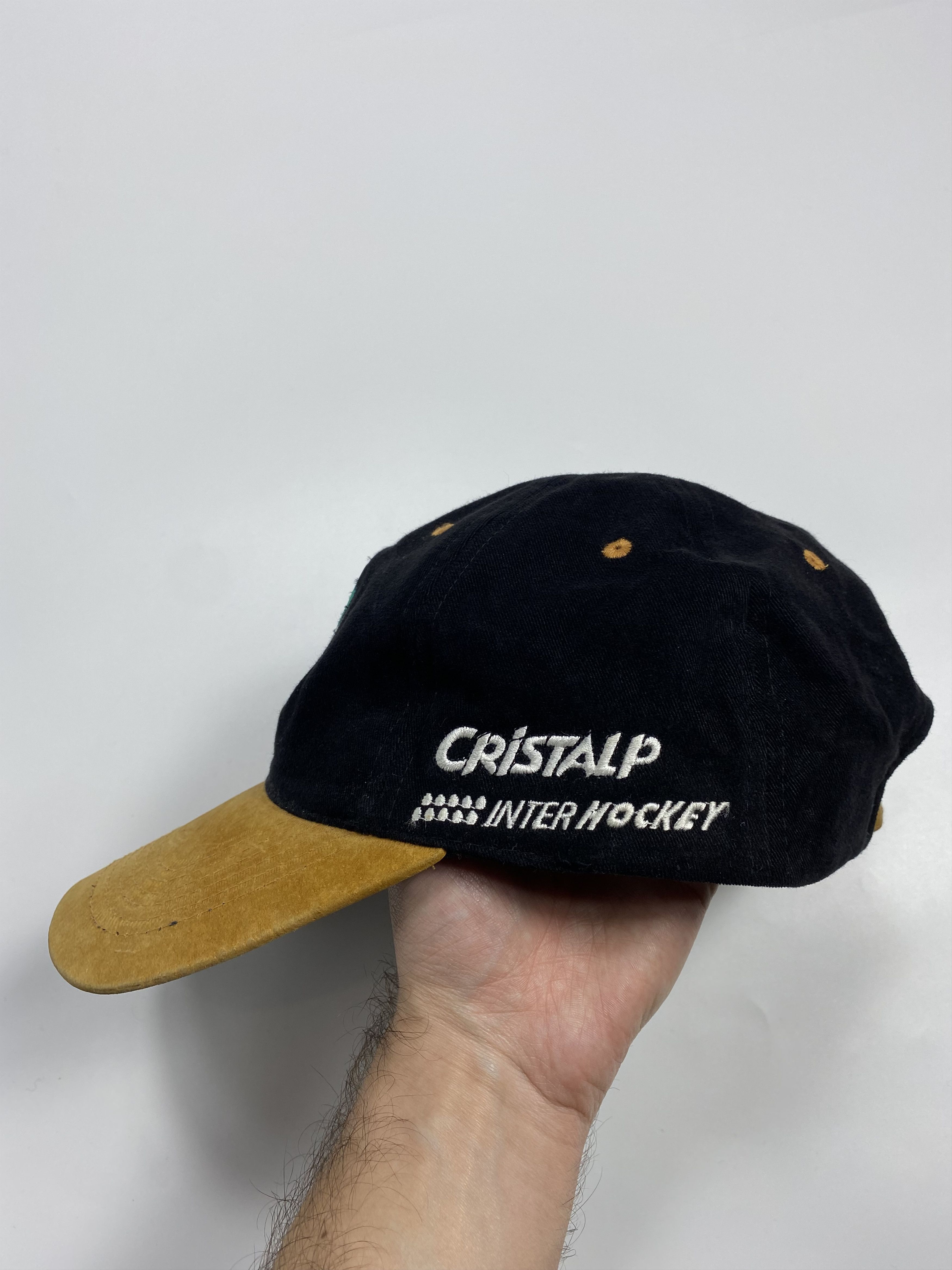 NHL × Vintage Verbier Switzerland 90s Vintage Hockey School Suede Brim Cap Size ONE SIZE - 3 Thumbnail