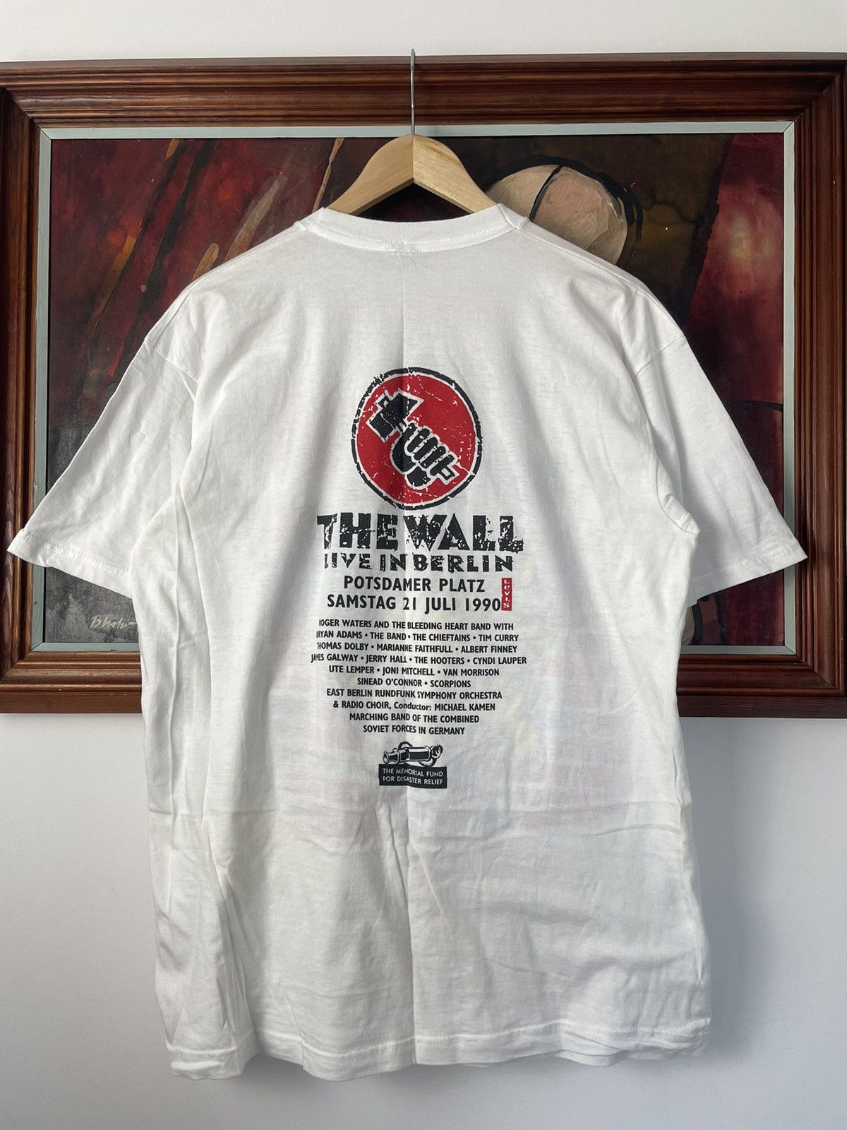Band Tees Pink Floyd Vintage 90s Og 1990 The Wall Tour Berlin Pig Tee Size US L / EU 52-54 / 3 - 3 Thumbnail