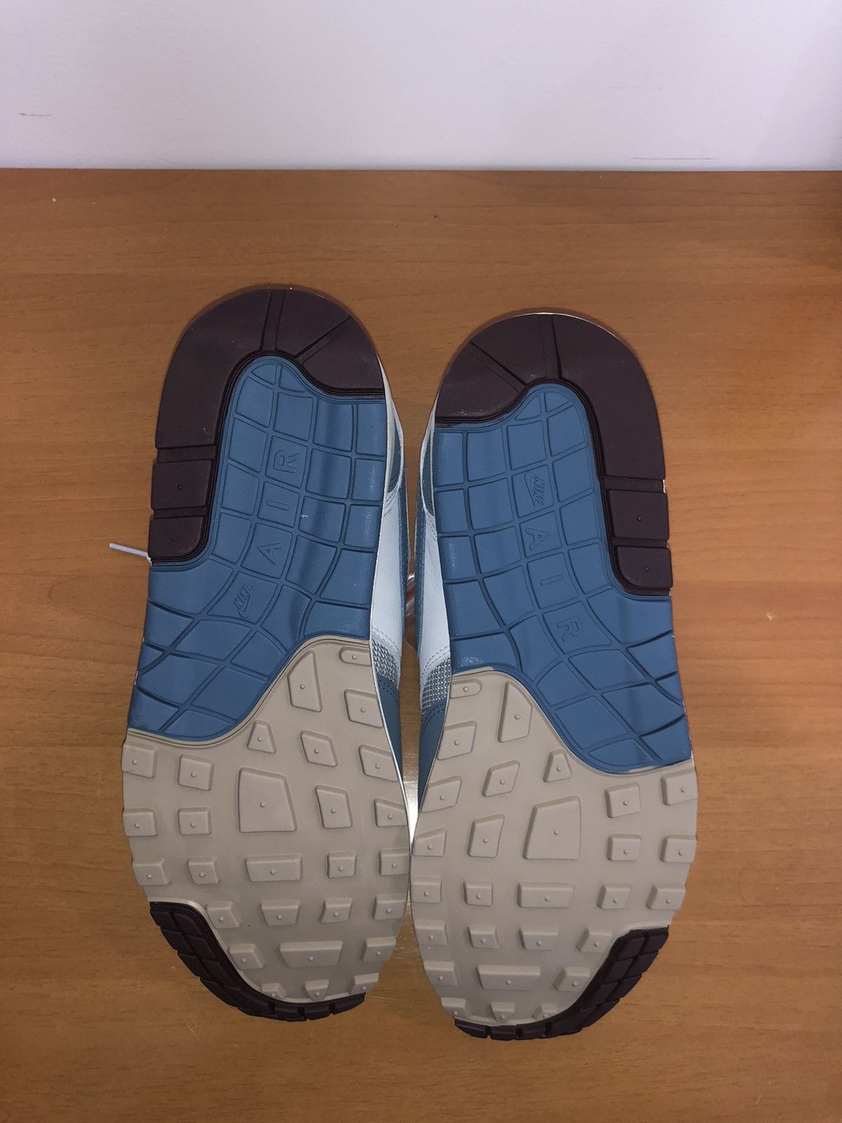 Nike × Patta Nike Air Max 1 Patta Waves Noise Aqua (with bracelet) Size US 9 / EU 42 - 4 Thumbnail