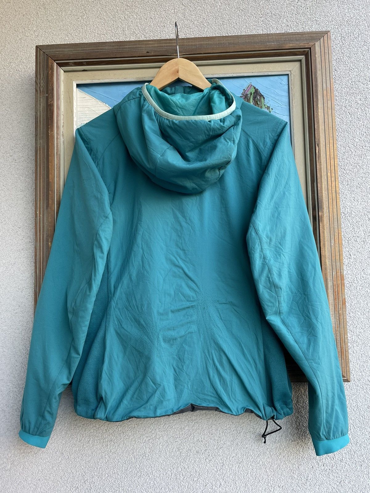 Arc'teryx Arc’Teryx ATOM LT Jacket Womens S Outdoor Hype Streetwear Size S / US 4 / IT 40 - 4 Thumbnail