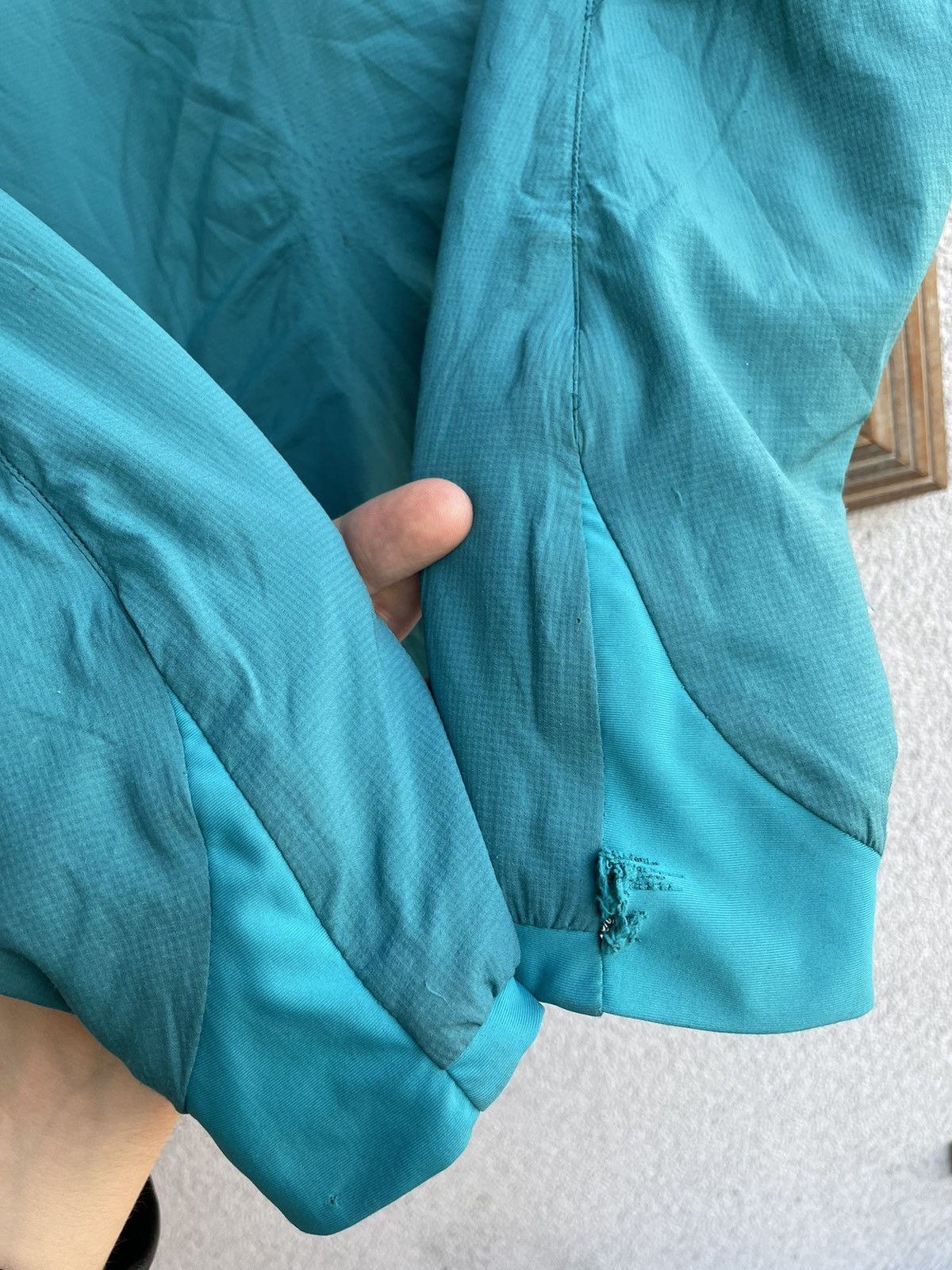 Arc'teryx Arc’Teryx ATOM LT Jacket Womens S Outdoor Hype Streetwear Size S / US 4 / IT 40 - 13 Thumbnail