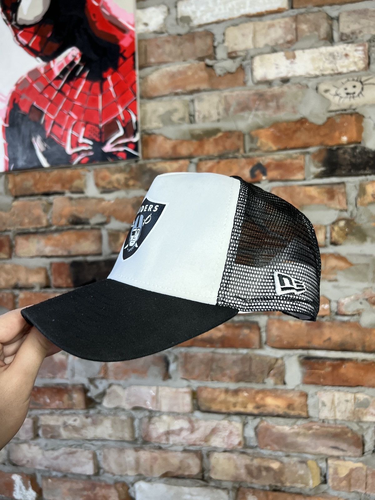 NFL × New Era New Era Raiders Cap Vintage NFL Logo Hat Trucker Size ONE SIZE - 2 Thumbnail