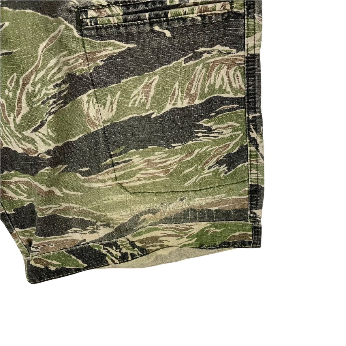 Stussy 🌟STUSSY Tiger Striped Short Pants Size US 32 / EU 48 - 7 Thumbnail