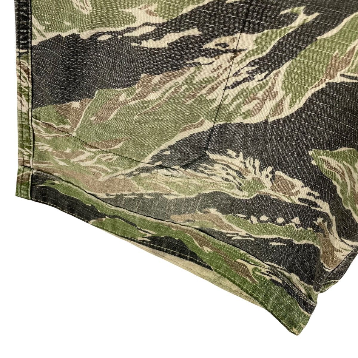 Stussy 🌟STUSSY Tiger Striped Short Pants Size US 32 / EU 48 - 4 Thumbnail