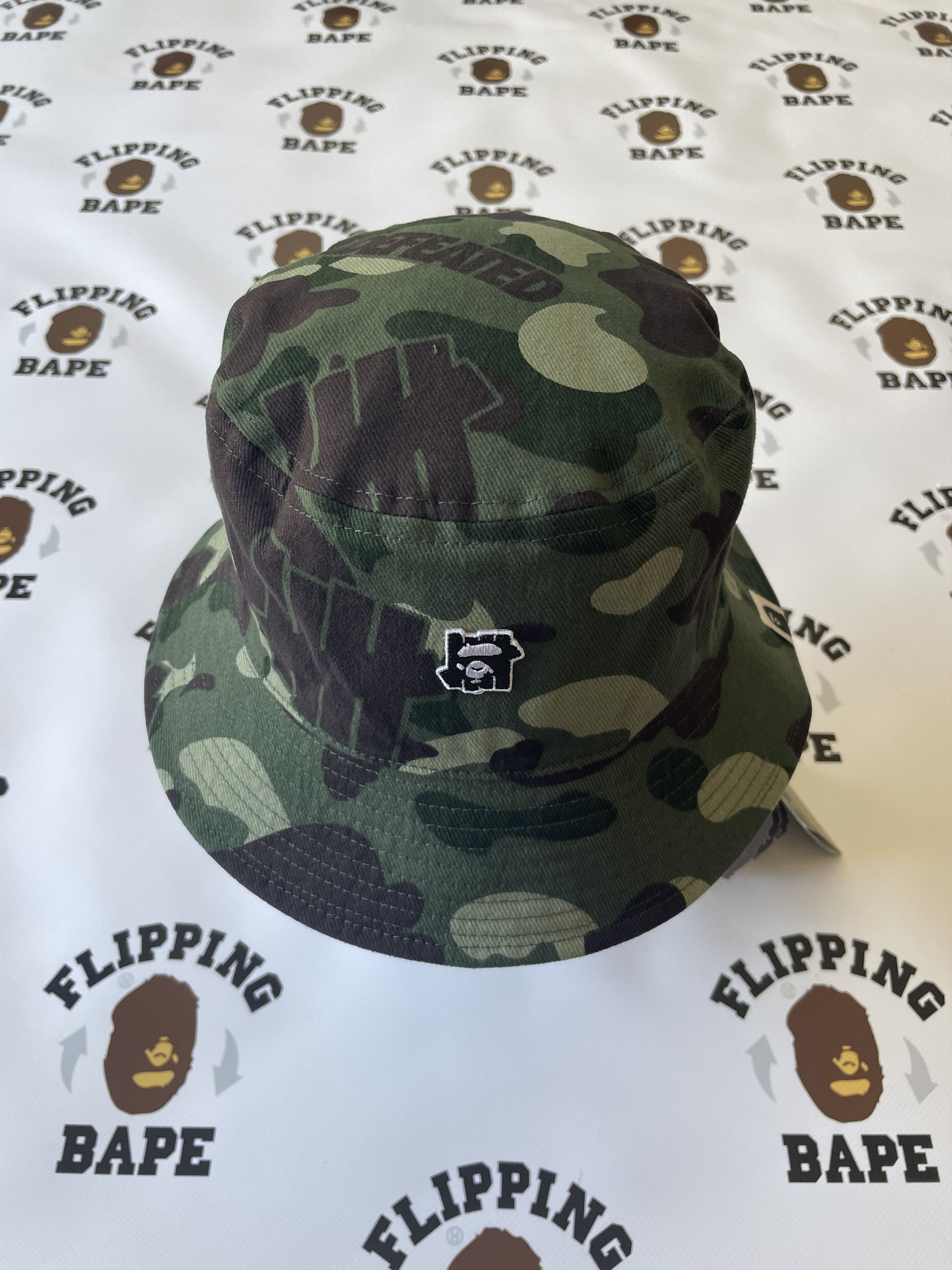 image of Bape X Undftd Bucket Hat (Reversible) M in Green White, Men's
