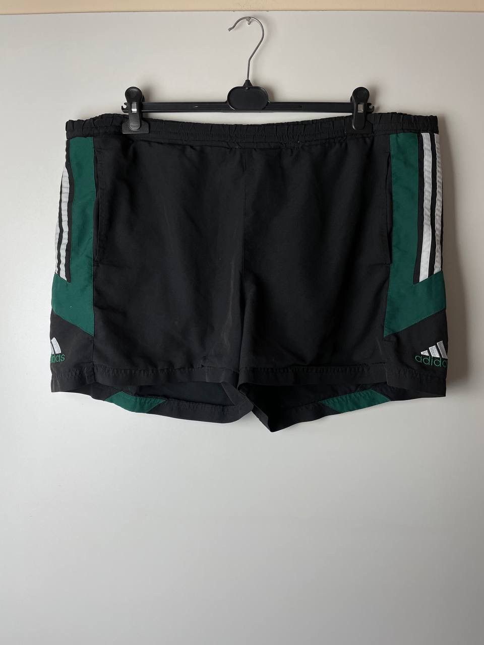 Vintage Adidas vintage shorts size XL Size US 34 / EU 50 - 1 Thumbnail