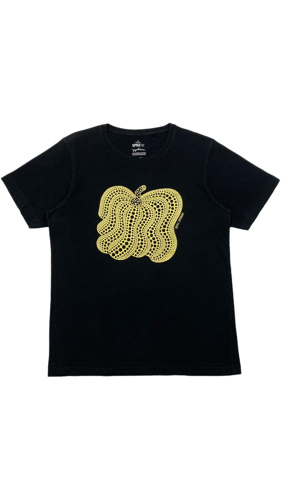 image of Uniqlo x Yayoi Kusama 2015 Yayoi Kusama Pumpkin Modern Art Museum Tshirt in Black (Size Medium)