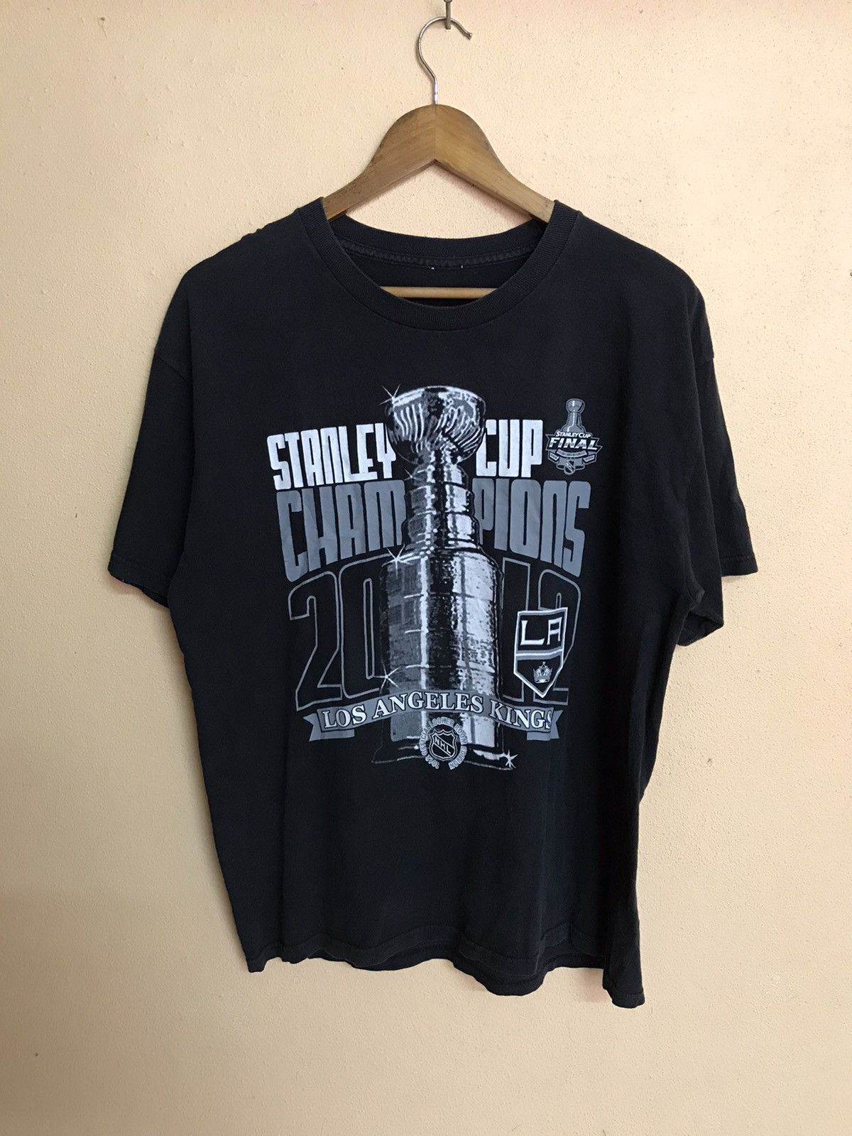MLB RARE NFL FINAL STANLEY CUP CHAMPION 2012 Size US M / EU 48-50 / 2 - 1 Thumbnail