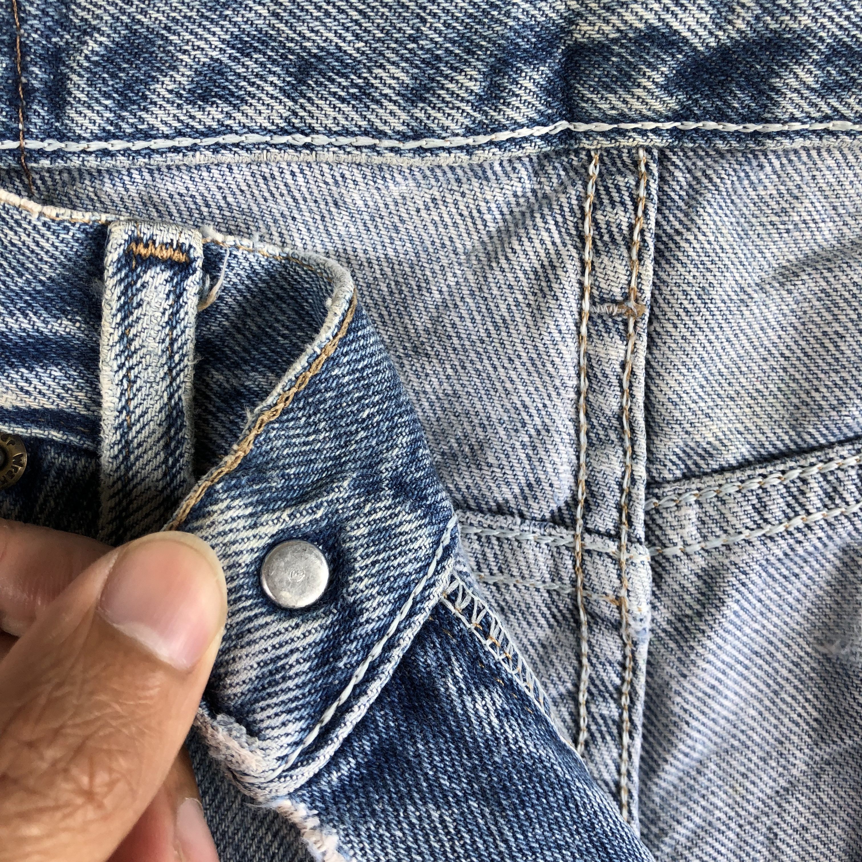 Vintage Vintage Dirty Wrangler Faded Jeans Distressed Wrangler Denim Size US 32 / EU 48 - 7 Thumbnail