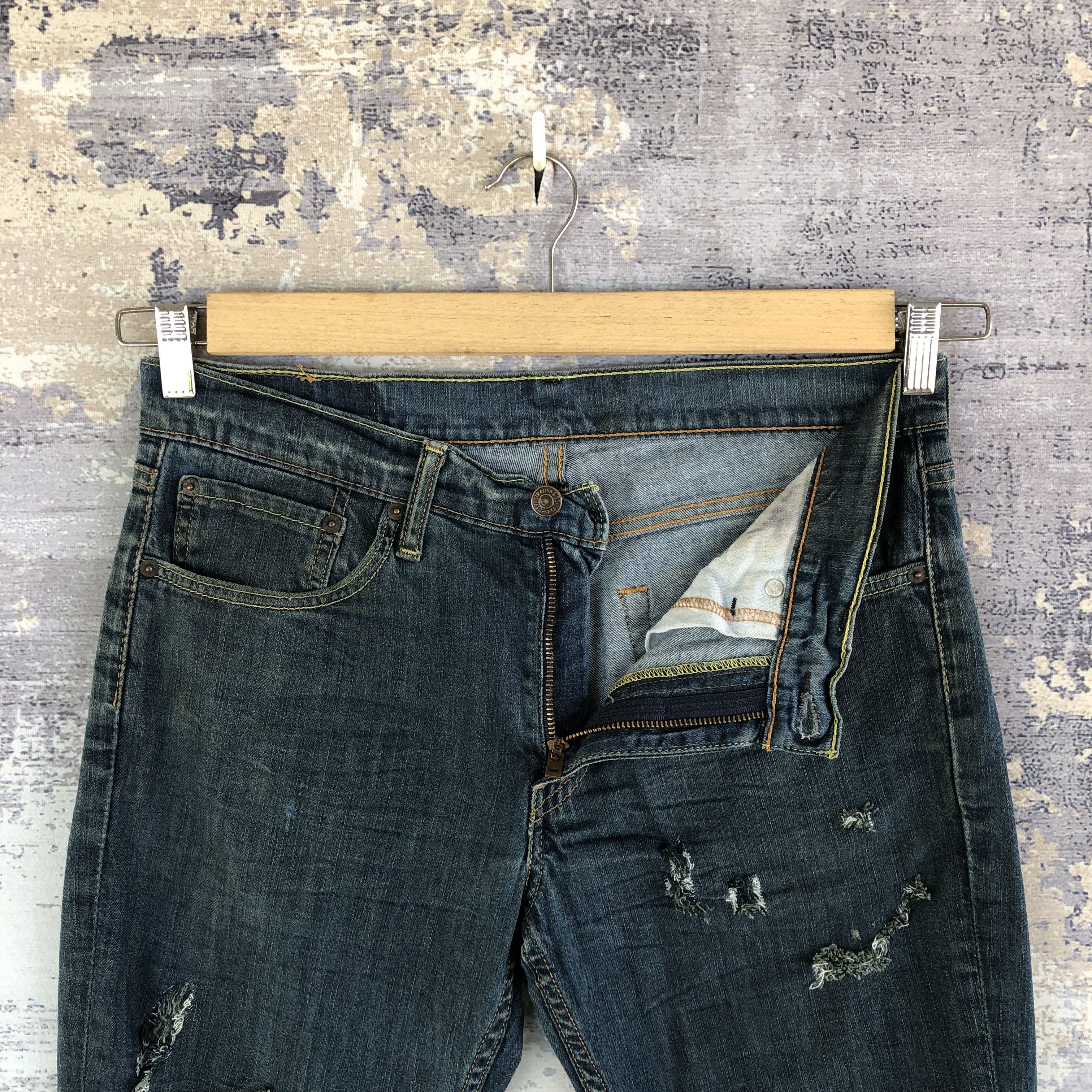 Levi's Vintage Levis 511 Distressed Jeans Levi's 511 Skinny Denim Size US 32 / EU 48 - 8 Thumbnail