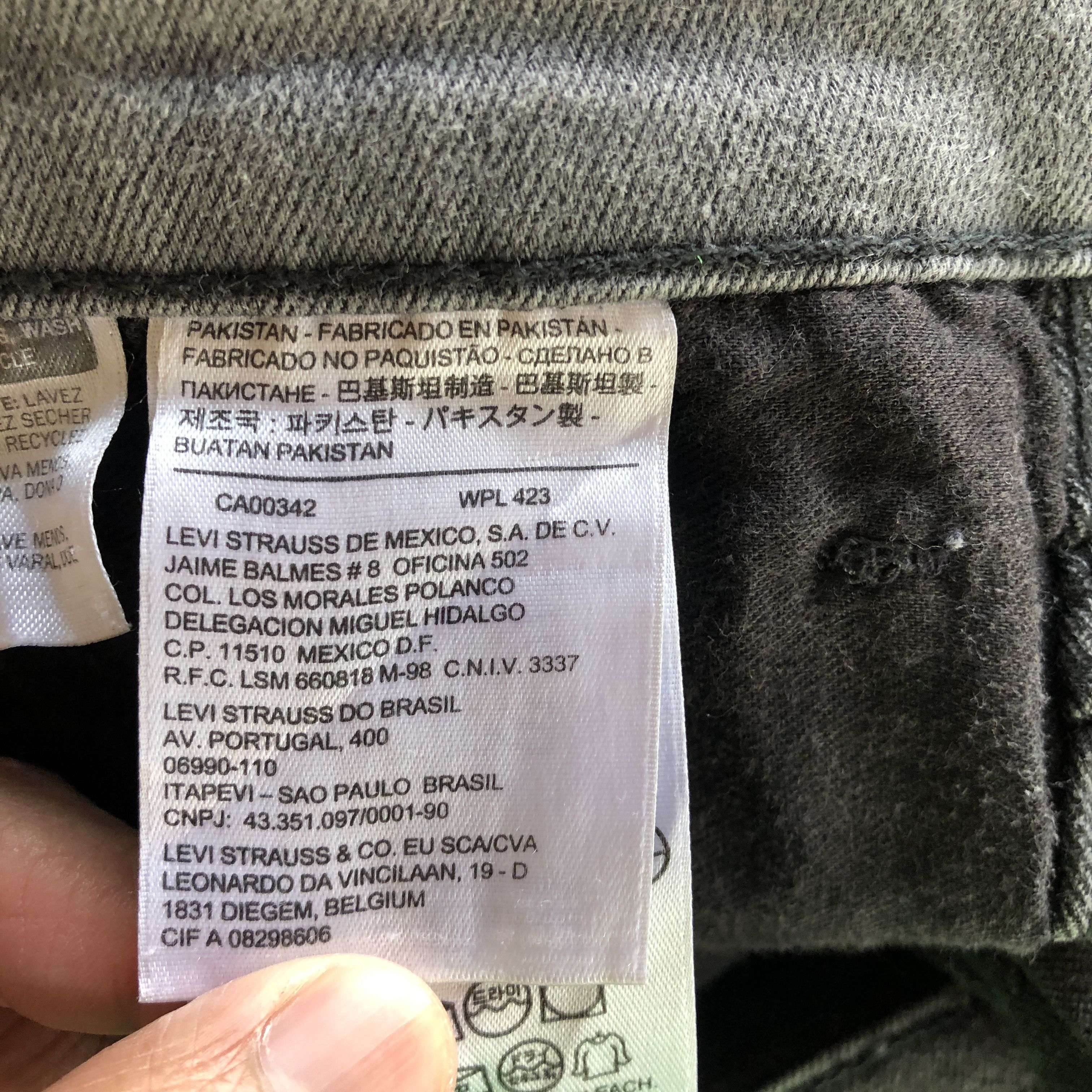 Levi's Vintage Levis 511 Jeans Super Black Levi's Light Wash Denim Size US 34 / EU 50 - 11 Thumbnail
