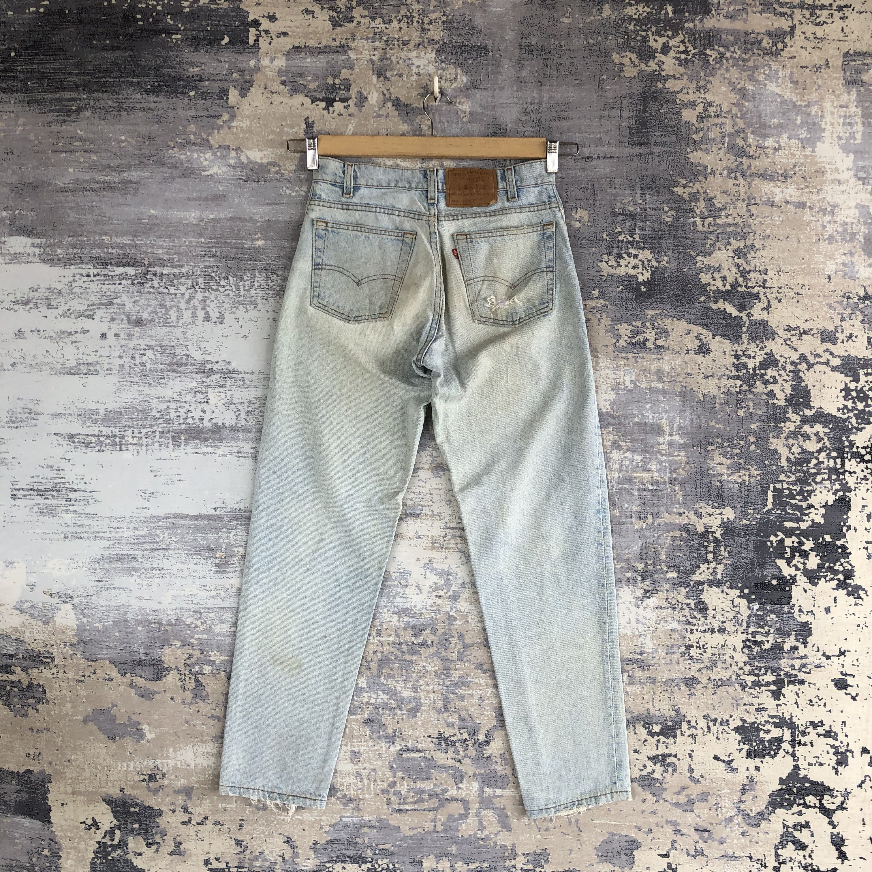 Levi's Vintage Levis 550 Light Wash Jeans Levi's Mud Faded Denim Size 28" / US 6 / IT 42 - 2 Thumbnail