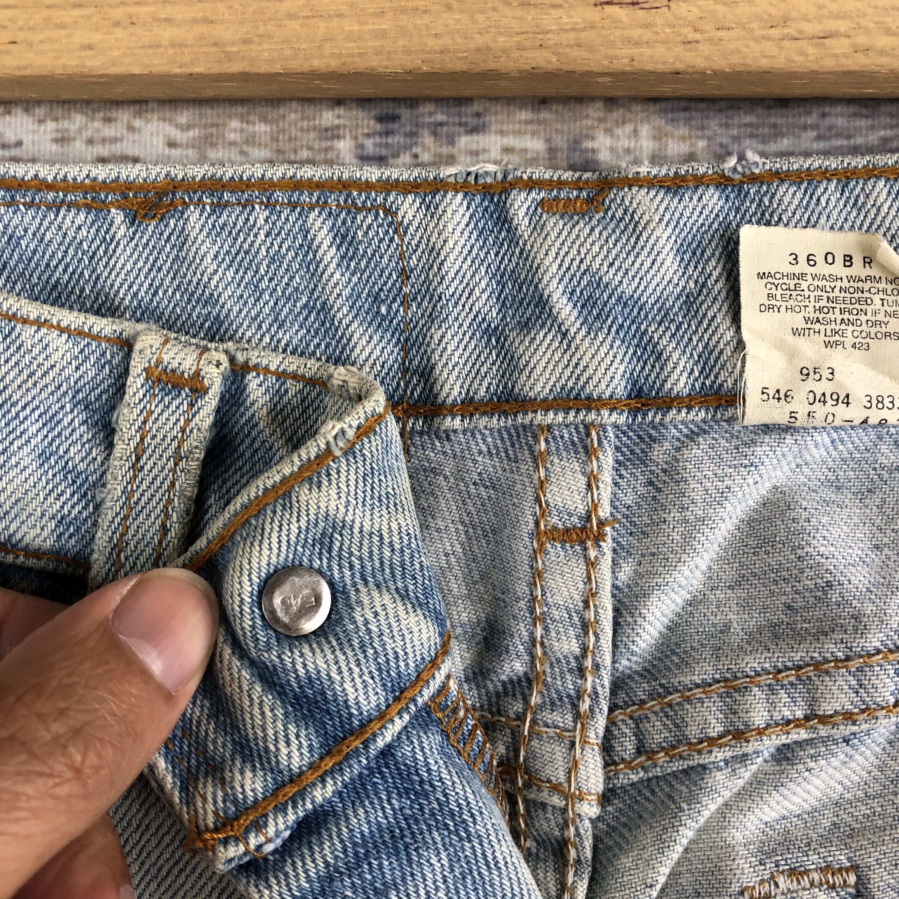 Levi's Vintage Levis 550 Light Wash Jeans Levi's Mud Faded Denim Size 28" / US 6 / IT 42 - 7 Thumbnail
