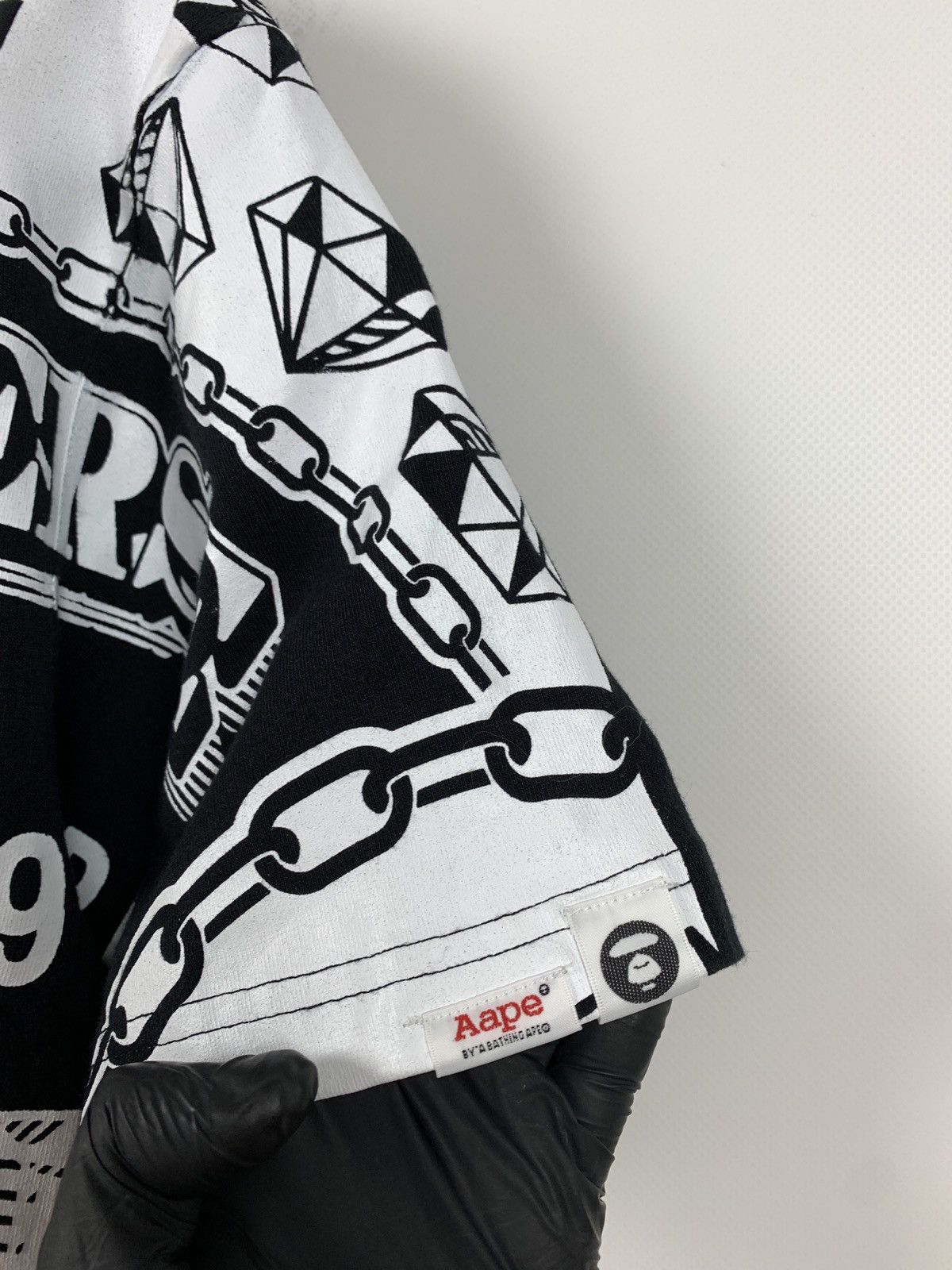 Aape Aape By A Bathing Ape Black Universe T-Shirt Size US L / EU 52-54 / 3 - 9 Thumbnail
