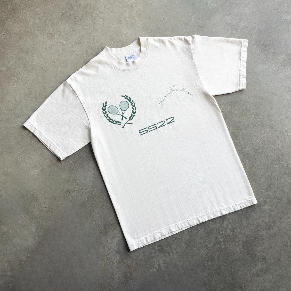 Designer × Vintage Elektrik ‘Tennis League’ Off White Vintage Graphic Tee Size US XL / EU 56 / 4 - 1 Thumbnail
