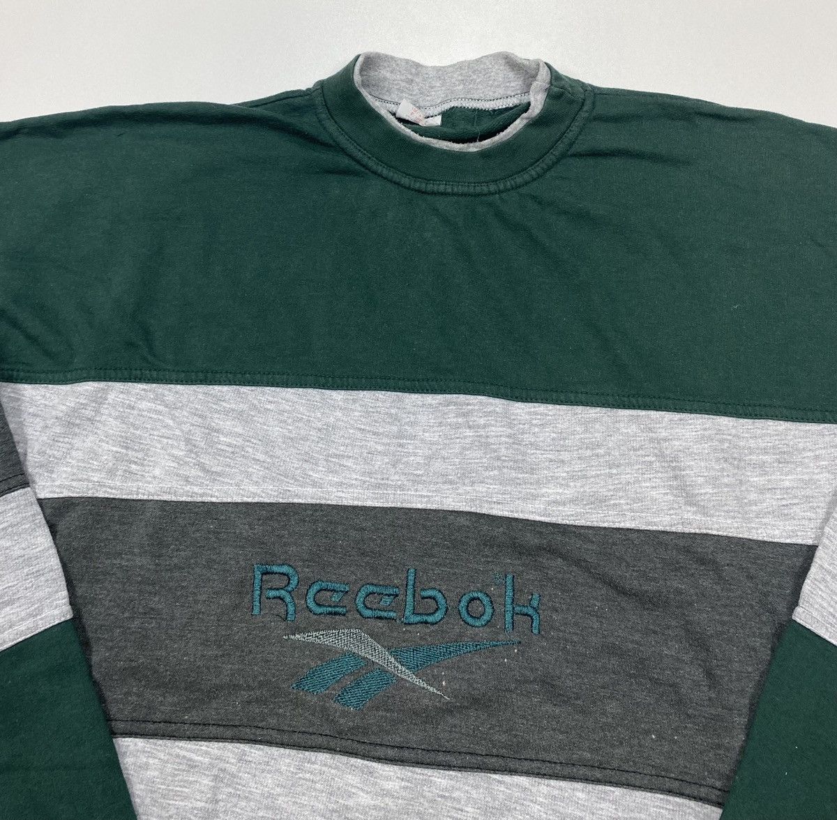 Reebok Vintage 80/90’s Reebok Sweatshirt Spell Out Logo Size M Size US M / EU 48-50 / 2 - 5 Thumbnail